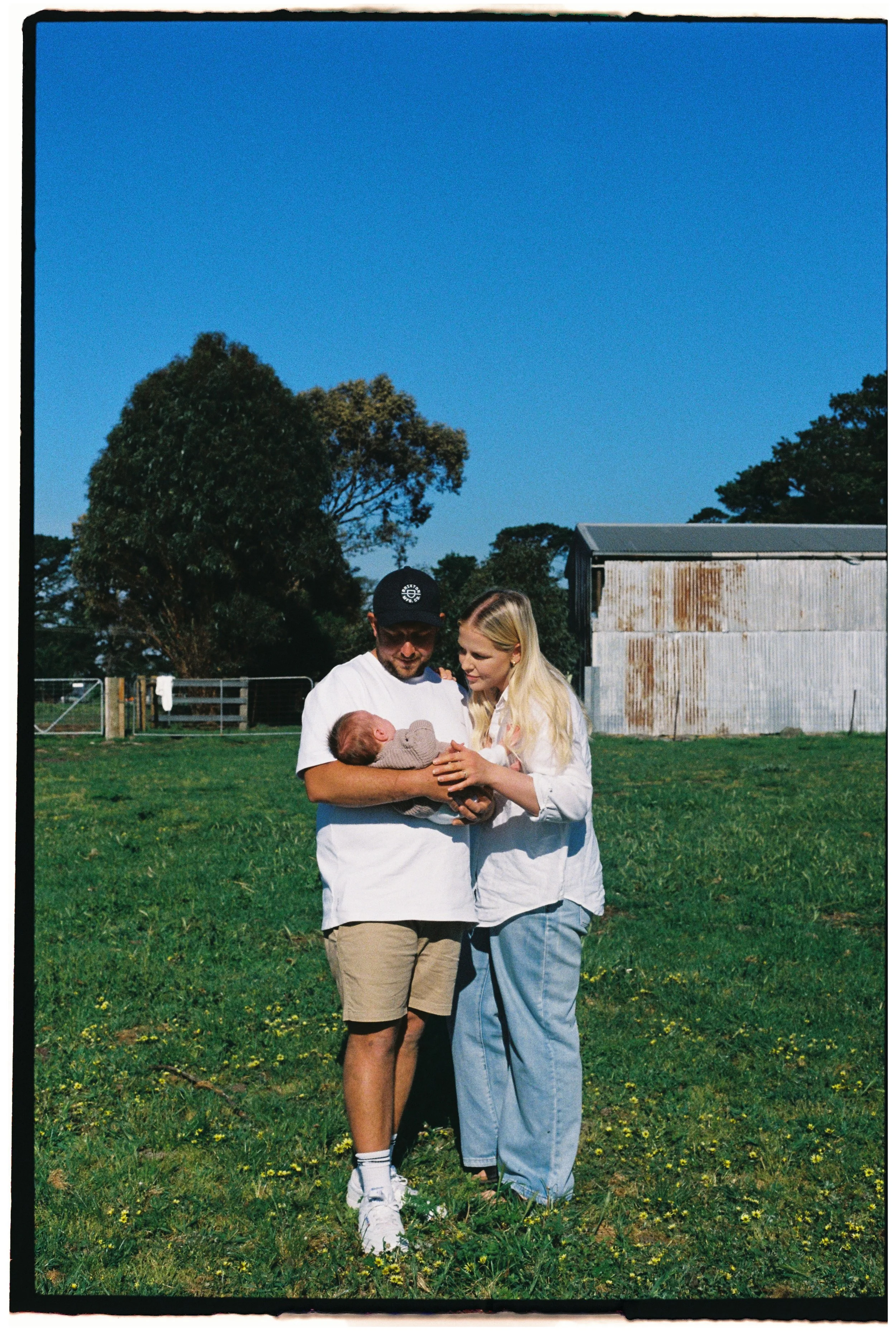 When to Book Your Family Photoshoot: A Guide to Perfect Timing, Weather, and Locations