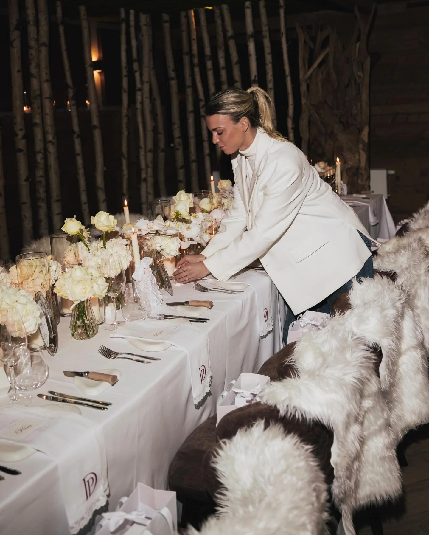 In celebration of the launch of The Perfect Match engagement rings by @diamond_point , we styled an intimate PR lunch for 12 influencers. Transforming a chalet-inspired restaurant into a Winterwonderland Romance setting filled with white florals, del