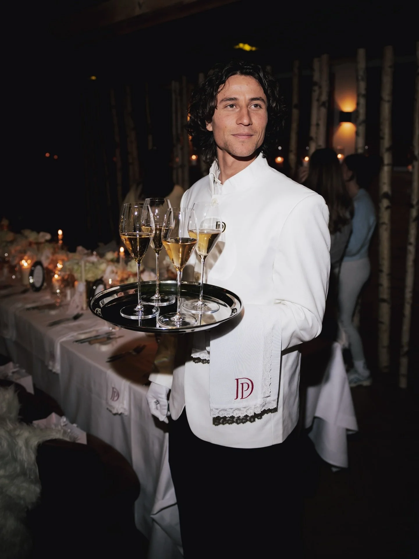 Chalet air, champagne flair🤍🥂 #diamondpoint #prlunch