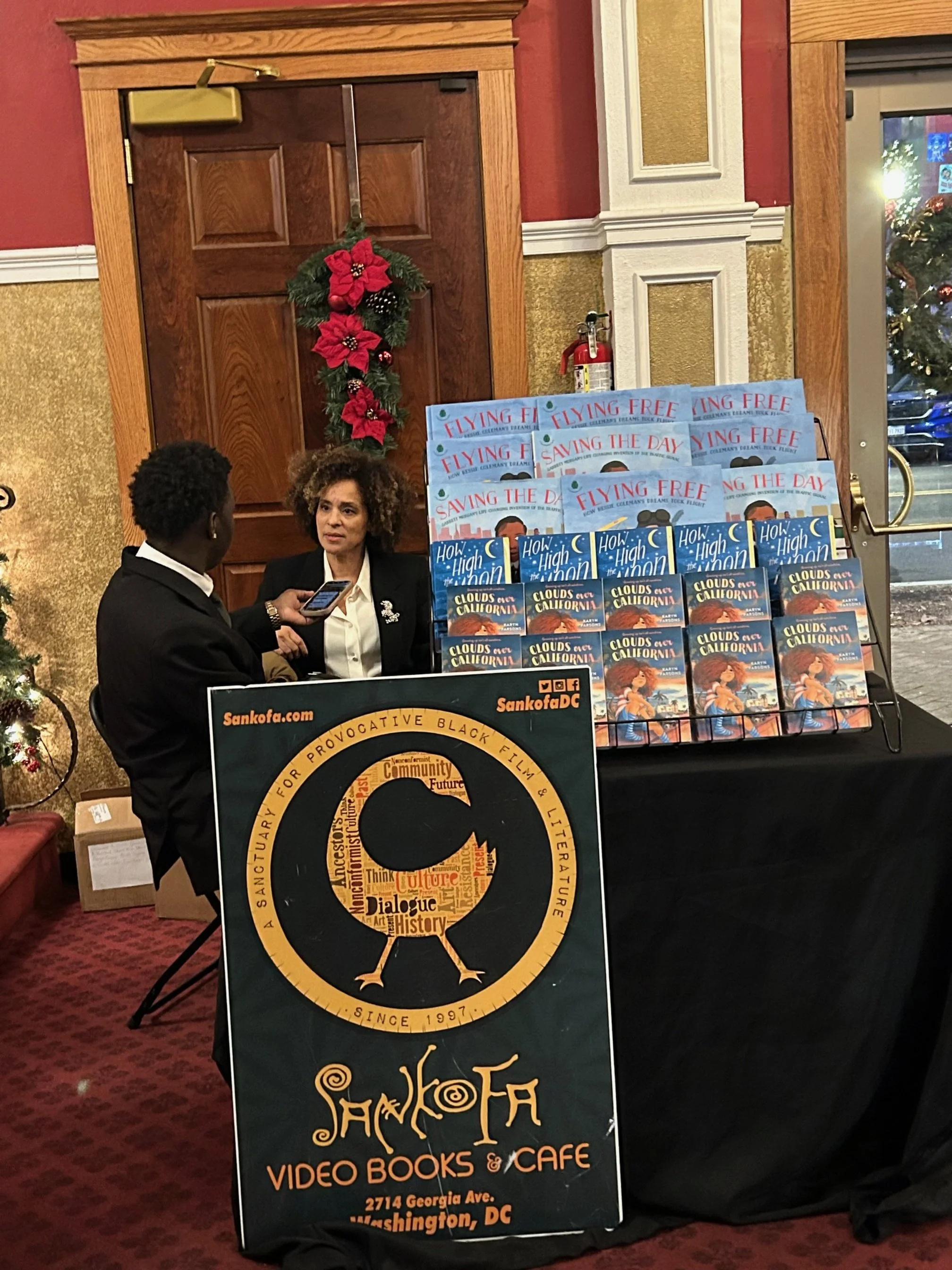 64_Black Light_Trailer_Slide.jpg