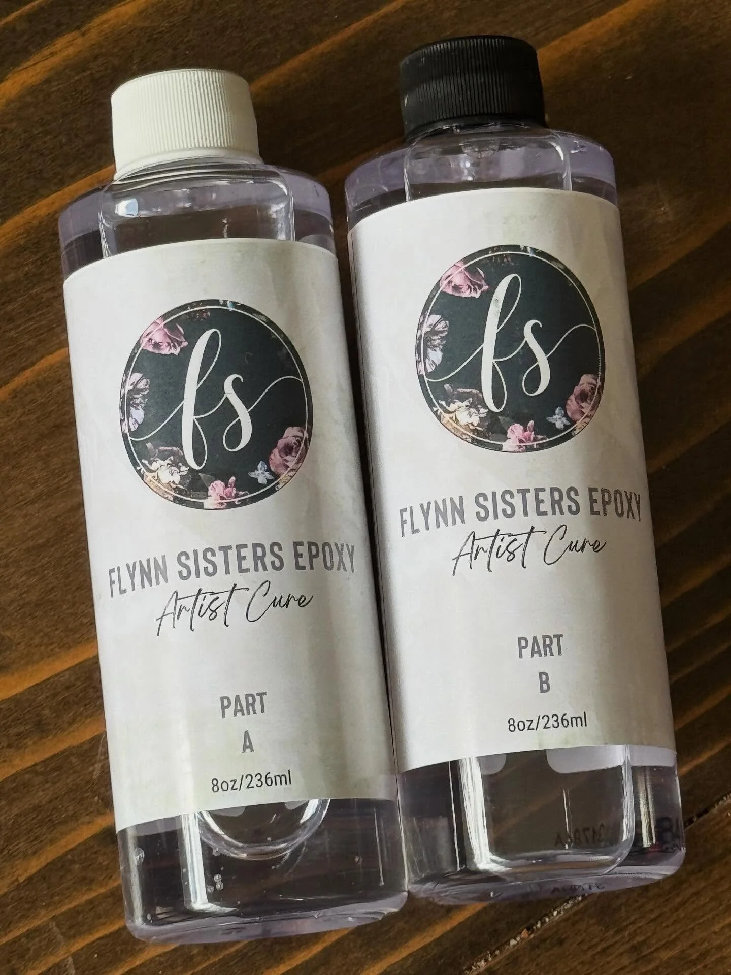 I can not wait to try this new formula! I unfortunately didjt have good luck with the original so I&rsquo;m crossing my fingers this one works better for me!! 

#epoxy #epoxytumblers #flynnsisters #tumblerartist