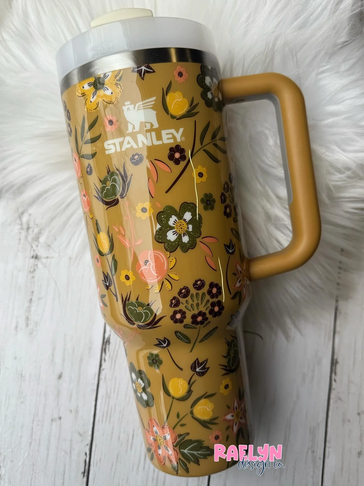 Loving these tones 🤎

#epoxytumbler #tumbler #stanley #stanleyquencher