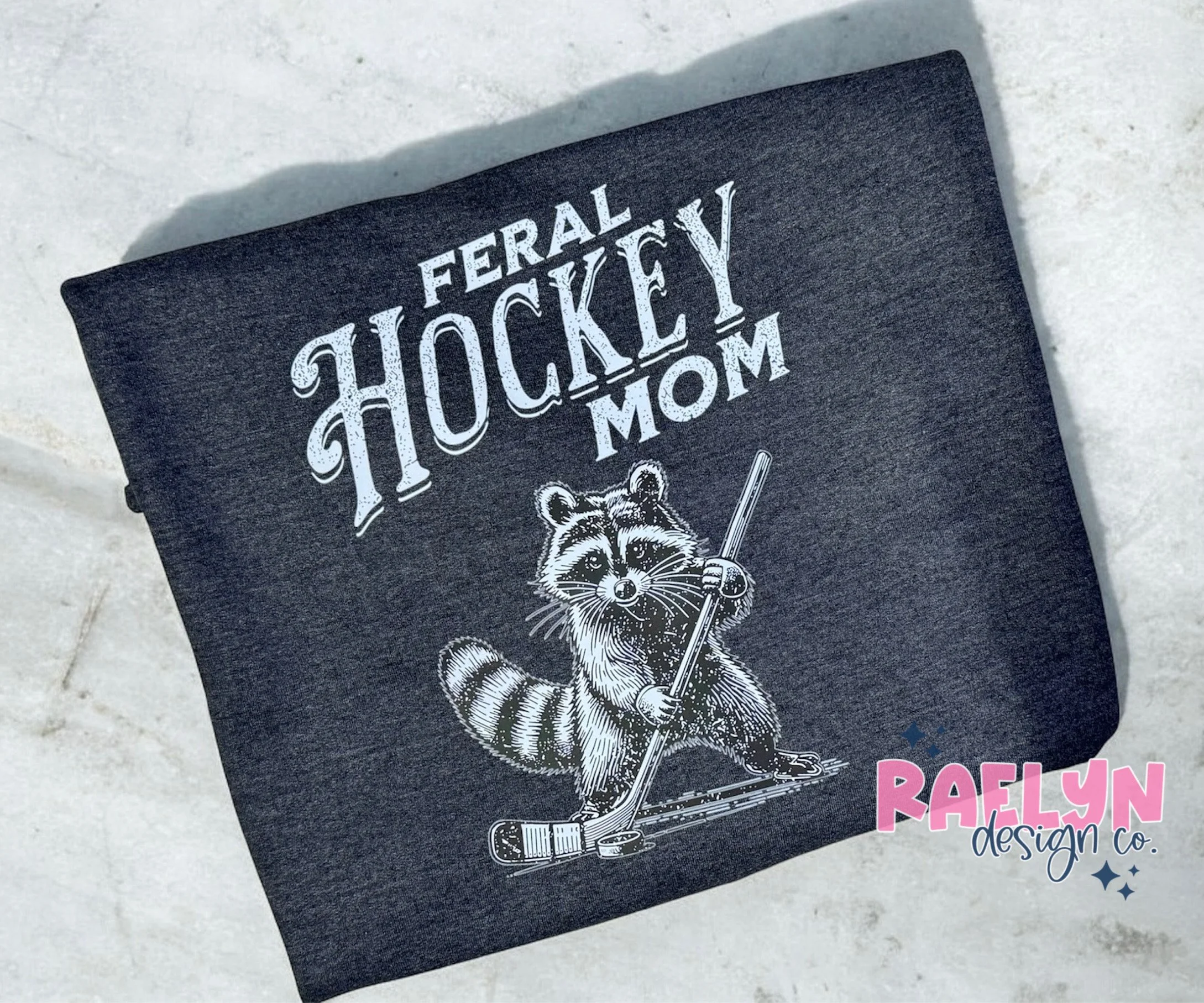 FERAL HOCKEY MOM