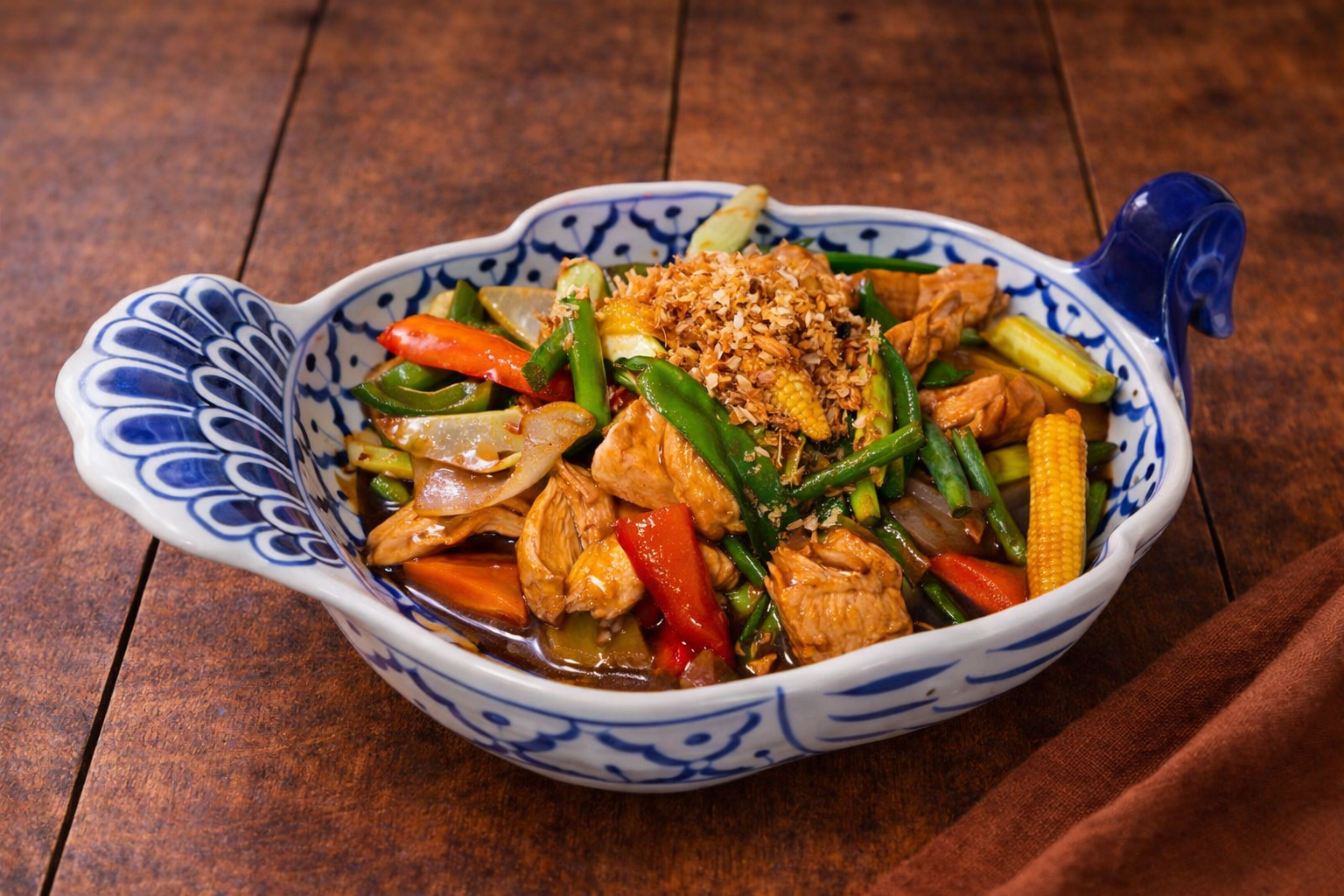 Stir-fried garlic and peppers. (Pad prik kratiem)