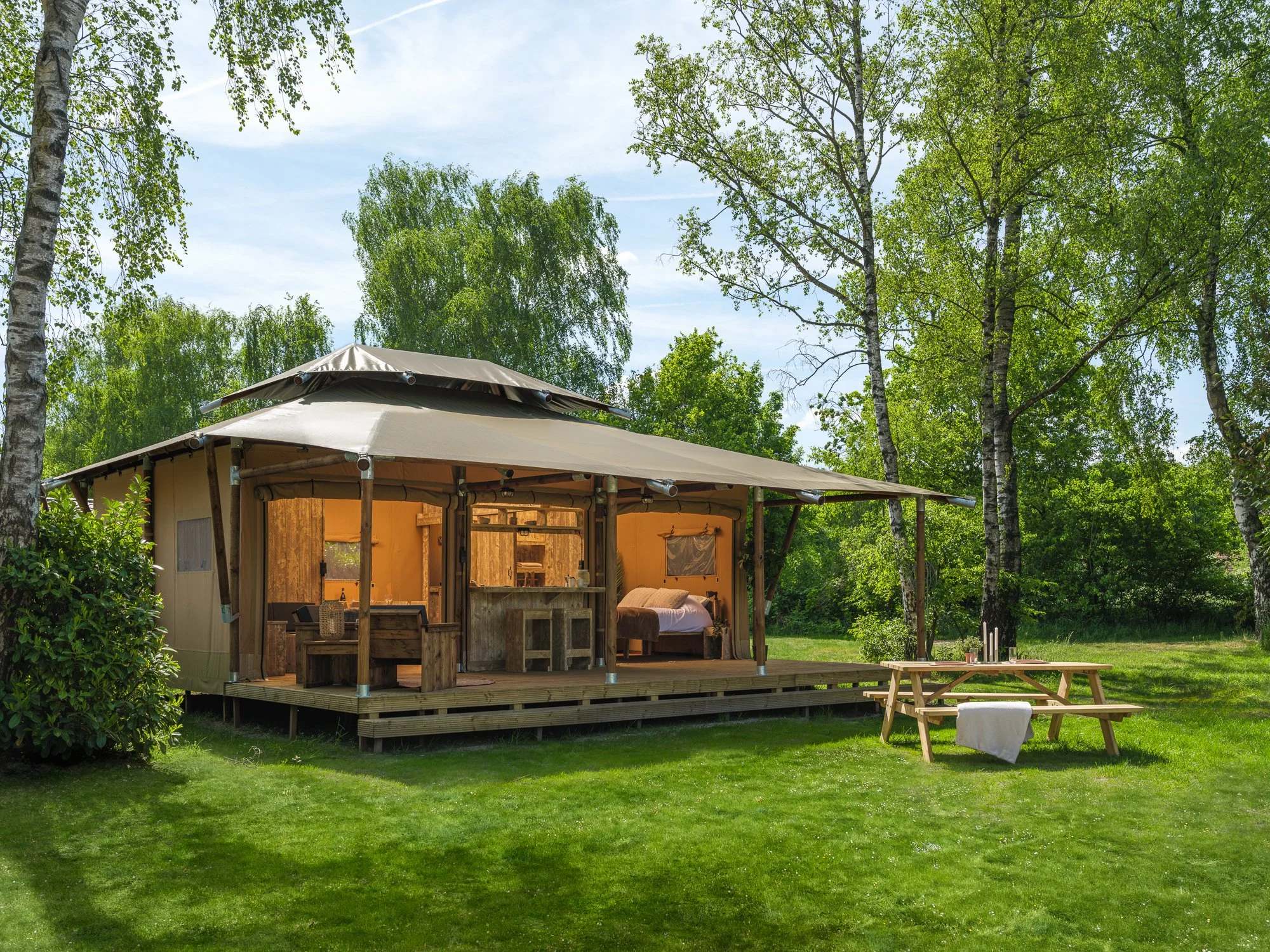 20250509-CampSolutions-Luxury Suite-Web-003.jpg