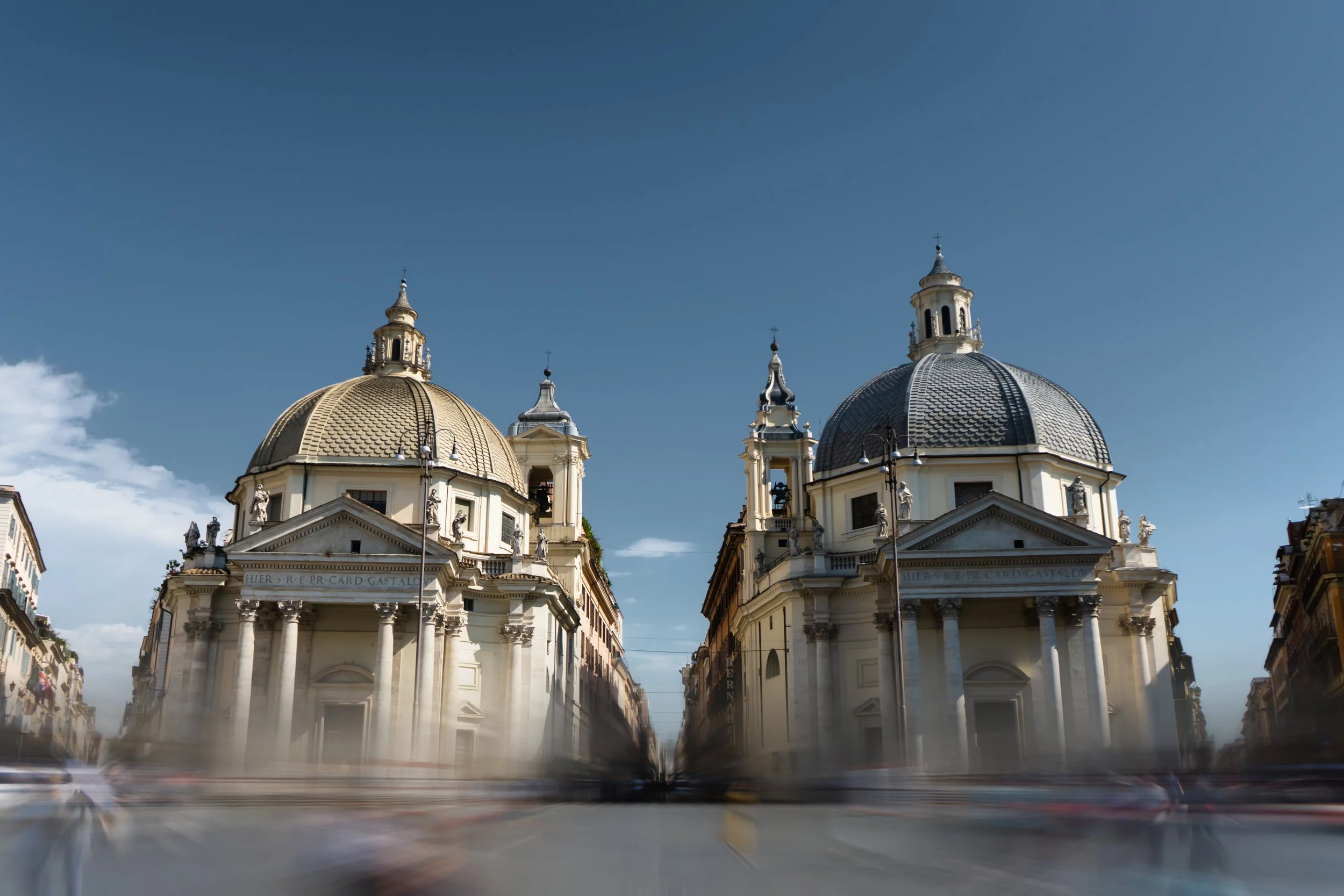 Buildings Piazza del Popolo in Rome.jpg