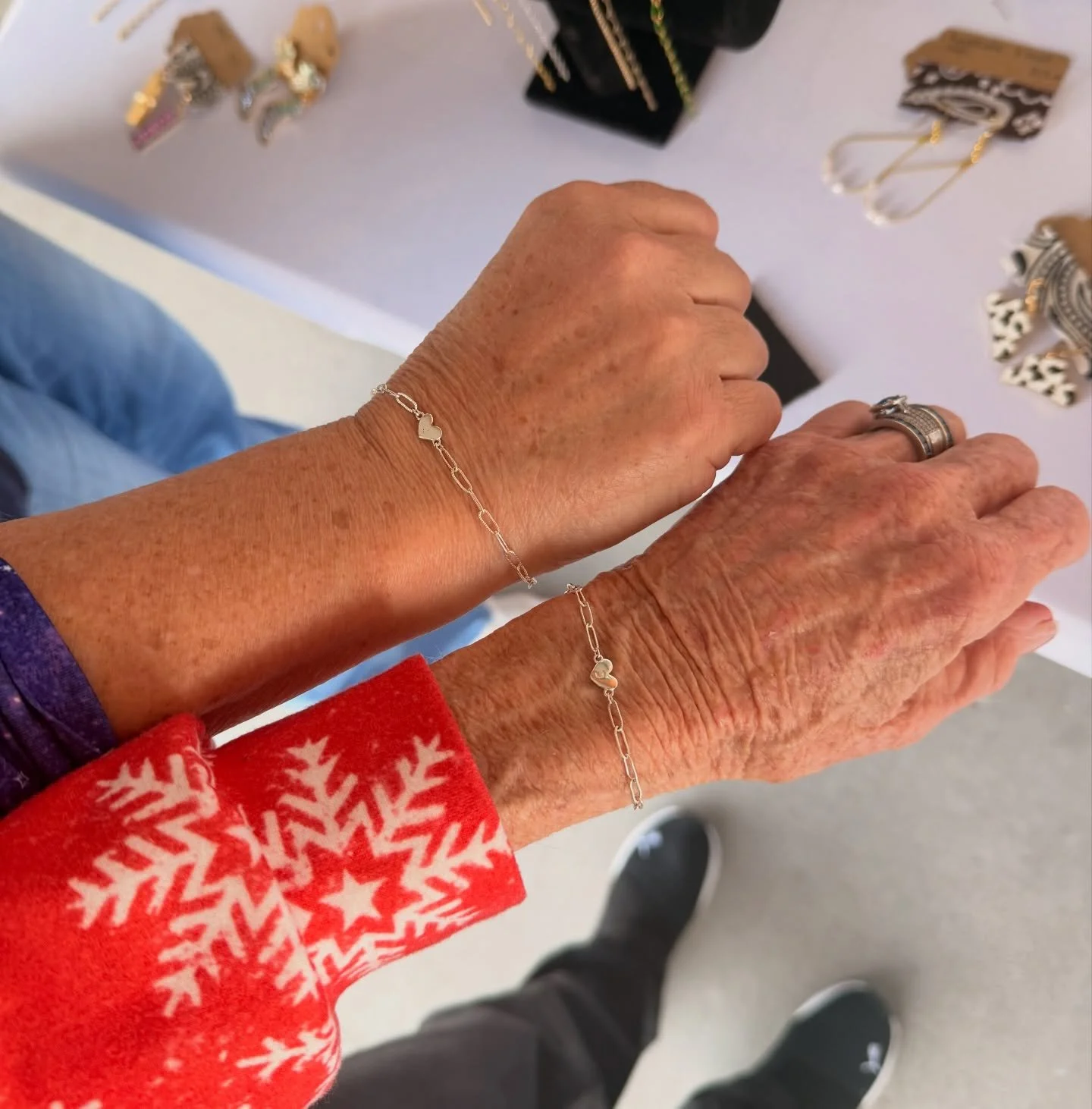 Another mom and daughter duo linked! 

I love a permanent jewelry Christmas present 🎁 

#permanentjewelry #motherdaughter #christmasgifts #phoenixarizona