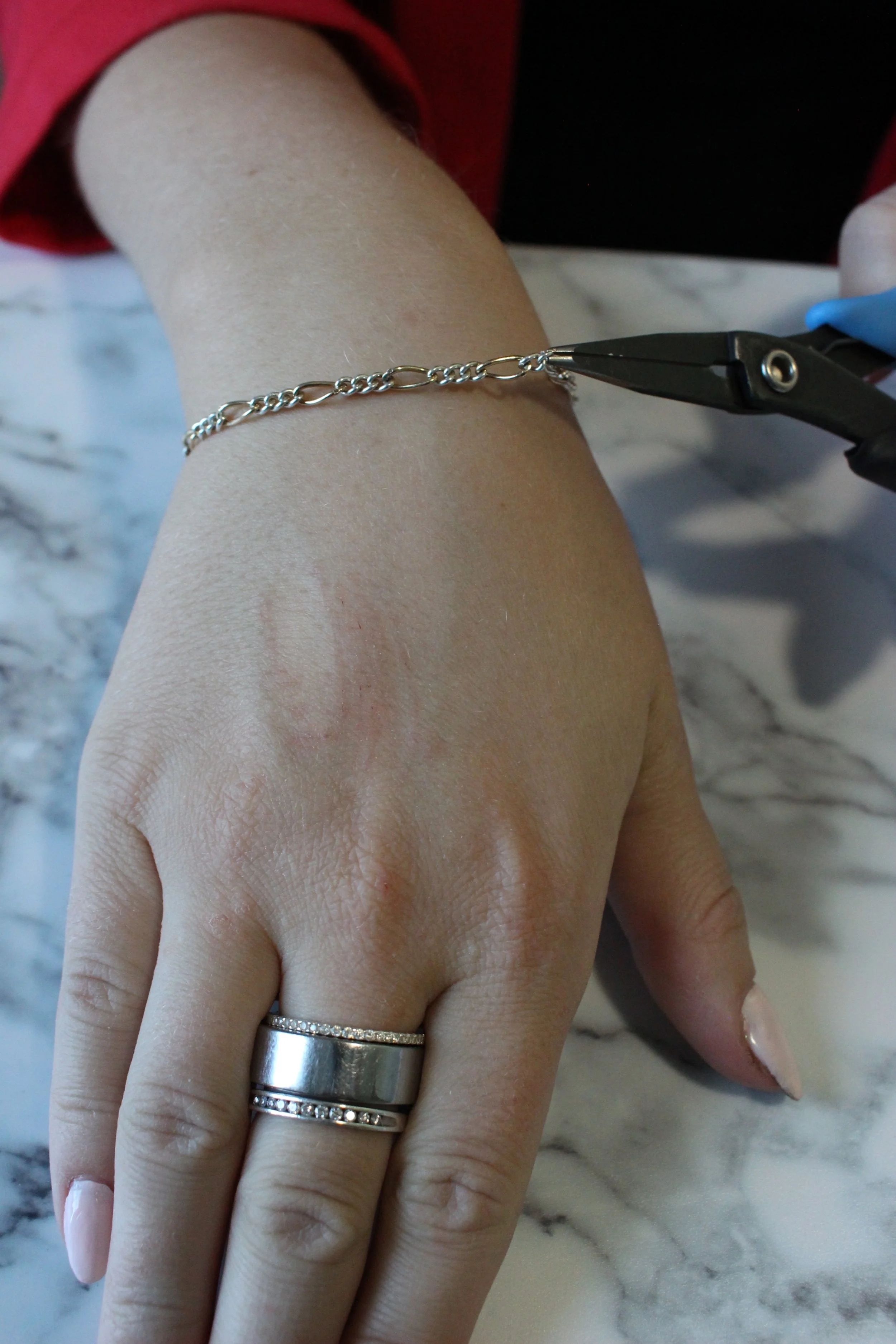 Custom-fit permanent bracelet