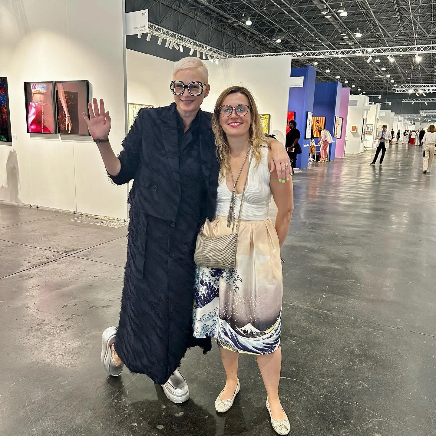 The inaugural instillation of @photofairs is worth the trip! Helen Toomer and her extraordinary team has created a dynamic display of photo-based works, digital art and new media on view through Sunday, Sept 10

#photofair #art #artfair #photography 