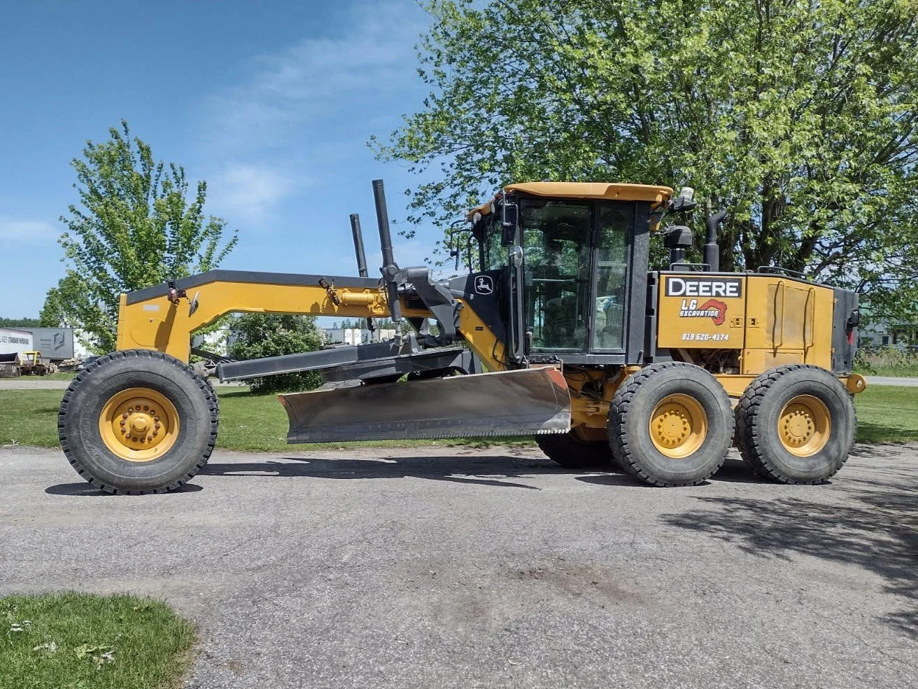 niveleuse john deere