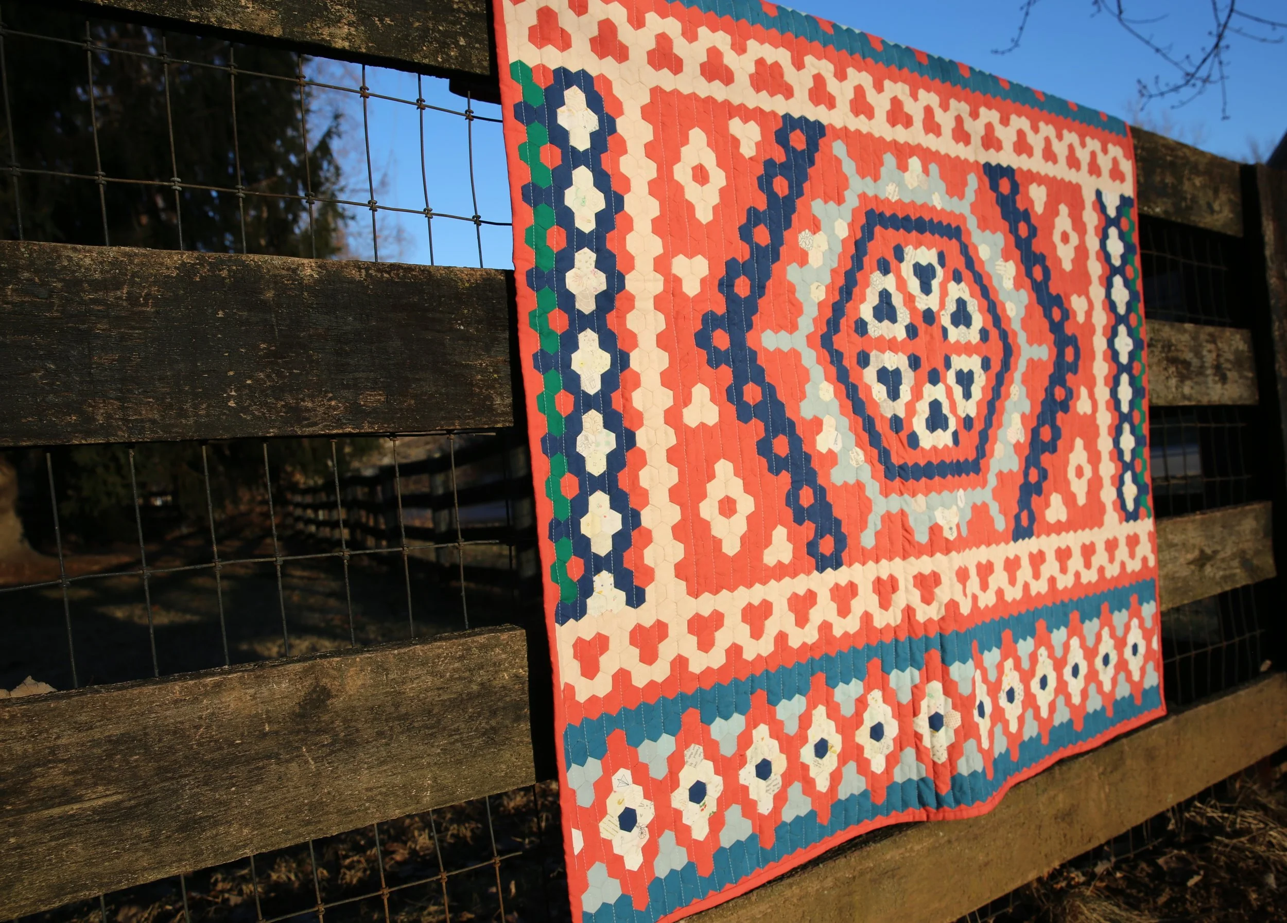 hexagon quilt hand sewing English paper piecing EPP