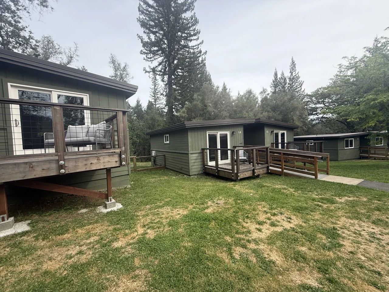 The Lakeside Cabins at Camp Coffee Shop have private baths.