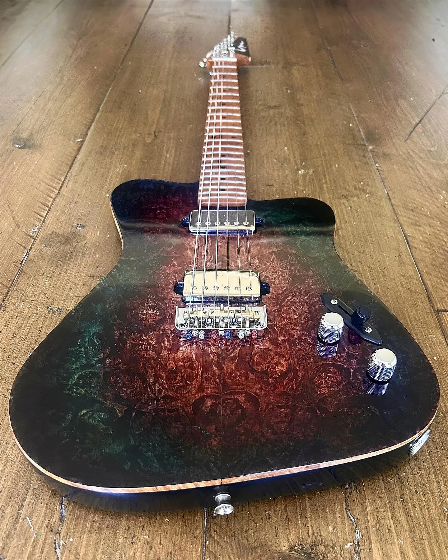 Final post of this &lsquo;burl&rsquo;-y beast before next commission gets underway. 

Made with a mahogany base and characterfully knotted burl maple top, this is one of my more unique creations. 

The hardware and design is tele inspired but beefed 