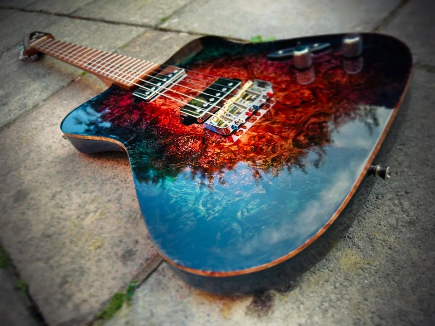 Almost done. A few twists and turns along the way. A few final adjustments and tweaks to do, but the finish line is in sight. Working with burl wood and epoxy resin has been interesting. But overall very happy and looking forward to unleashing this k