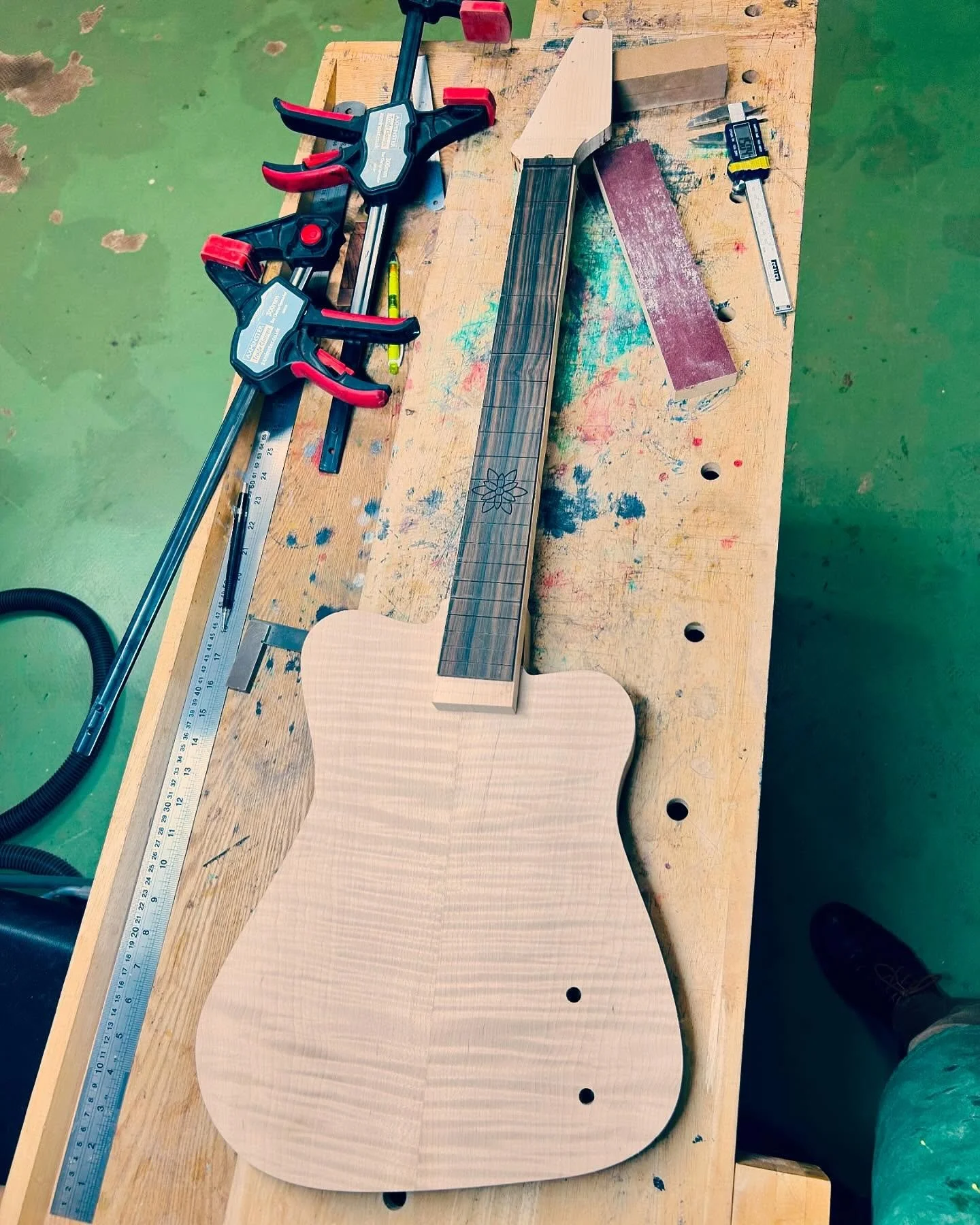 WIP 

#boatyardworkshop #boutiqueguitars #customguitarbuild #customguitars #ukguitarbuilders #flametop #macassar