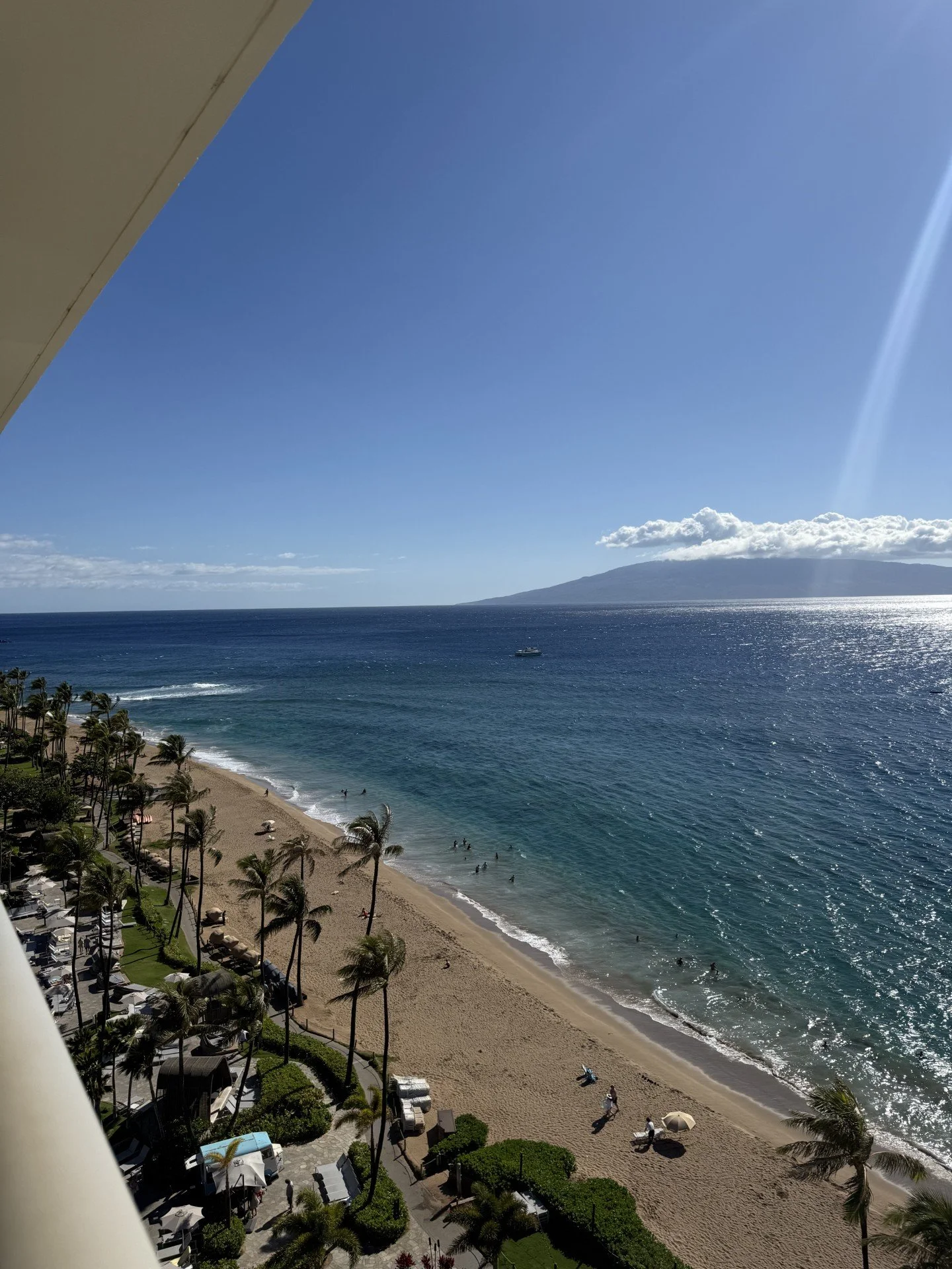 Luxury oceanfront Hawaii accommodations from Wanderlust Travel in New Braunfels, Texas