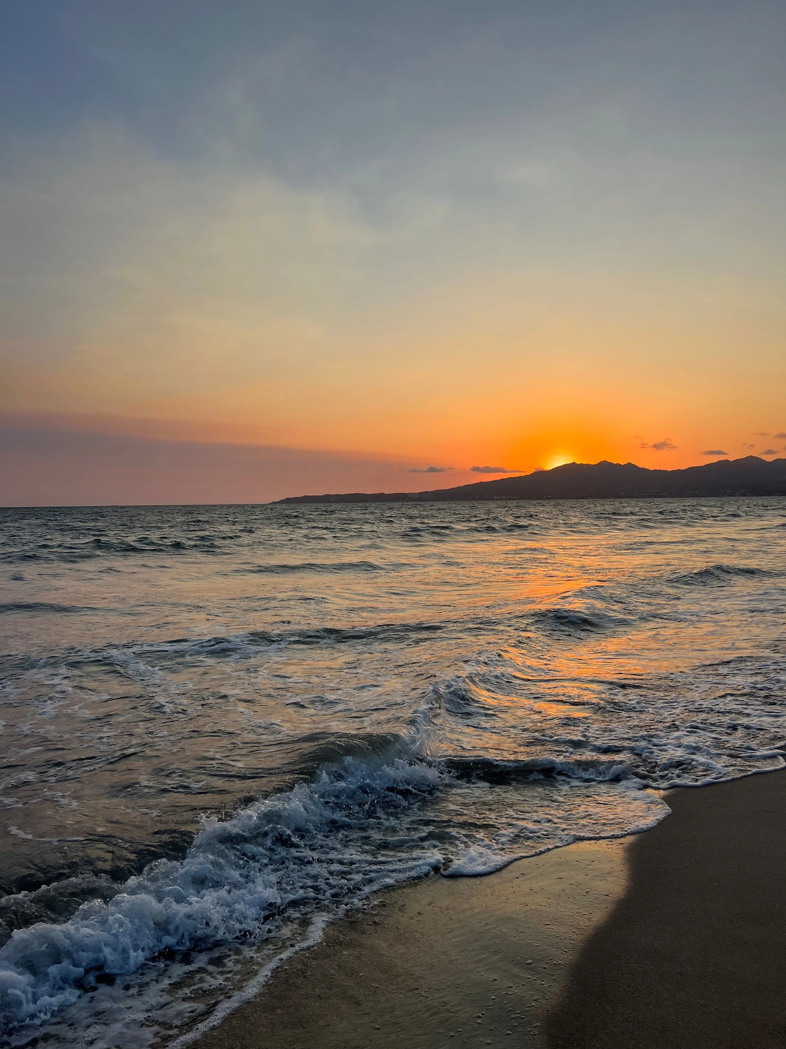 Sunset Puerto Vallarta 1.jpg