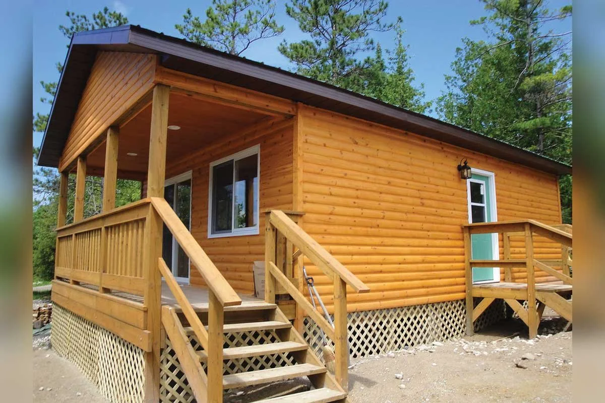 RAINBOW LODGE AND CABINS (HK) – At Whitefish River First Nation, beside sacred Dreamer’s Rock. If you remember the CBC series ‘Adventures in Rainbow Country’, our lodge was the set for the series and the 2,000 square foot building has 2 bedrooms, ful
