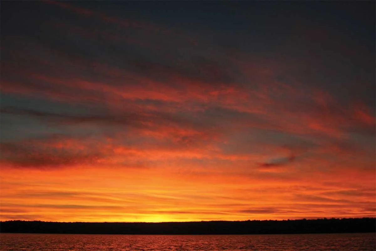 RED LODGE RESORT (HK M) – Located on the crystal-clear waters of Lake Manitou, Red Lodge Resort has 10 cottages and 5 motel style rooms and licenced dining room and patio serving breakfast, lunch and dinner with a delicious Sunday brunch. Reservation