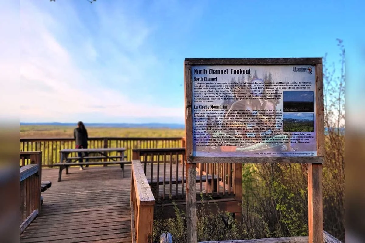 BEBAMIKAWE MEMORIAL TRAIL | 
Wiikwemkoong Unceded Territory | 2–4 hrs |
This 14 km trail system features scenic lookouts, educational signage and an Outdoor Fitness Park with resistance training stations. Portions are fully accessible, making it suit