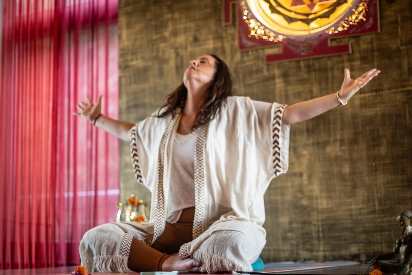 The voice of the cosmos speaks in silence. Open your heart, cultivate a deep state of receptivity and invite her whisper. Clarity can only arise from silence. ❤️