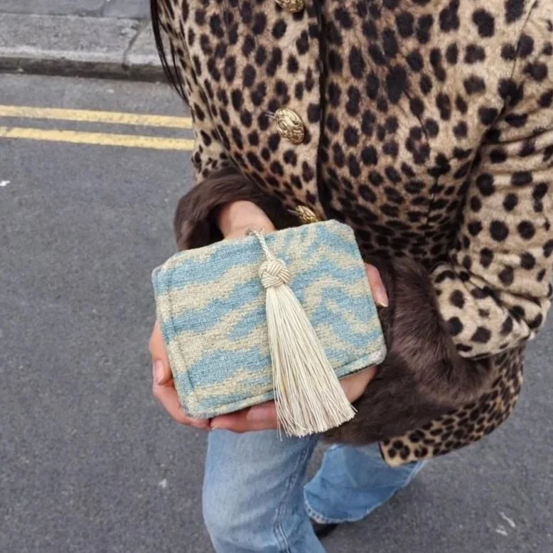 Le Clutch - Robin Egg Stripes