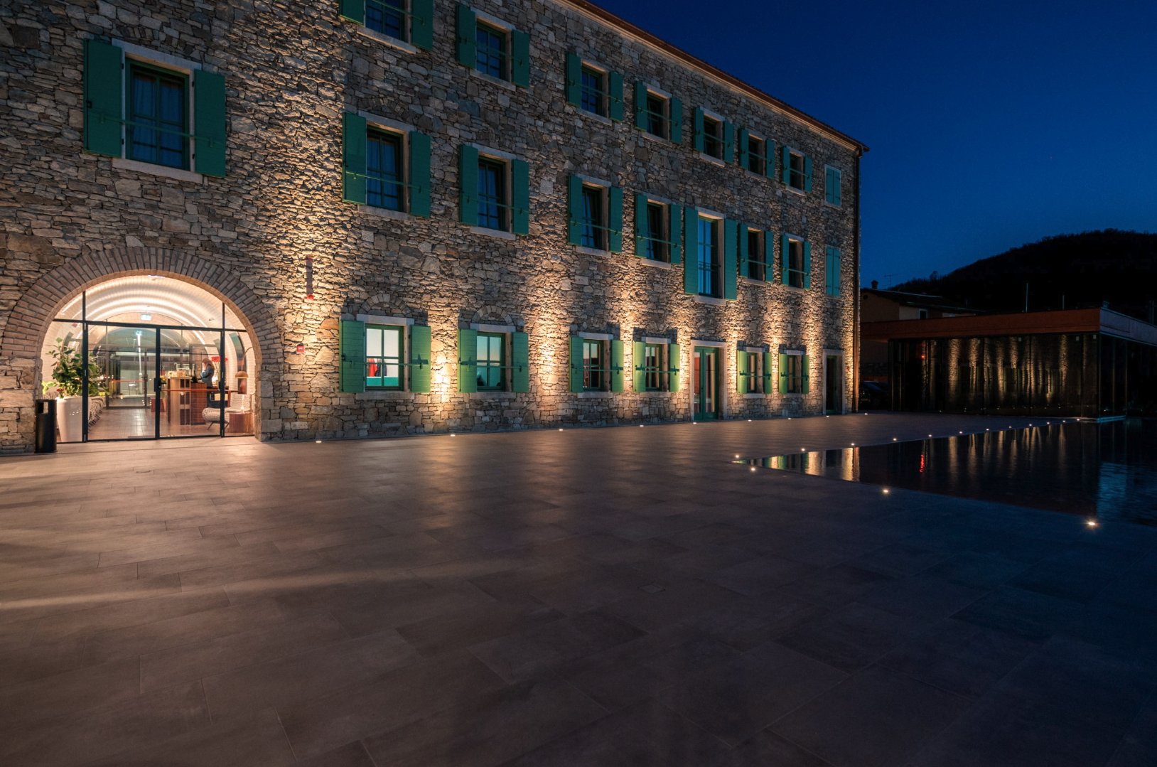 ROXANICH WINERY &amp; DESIGN HOTEL