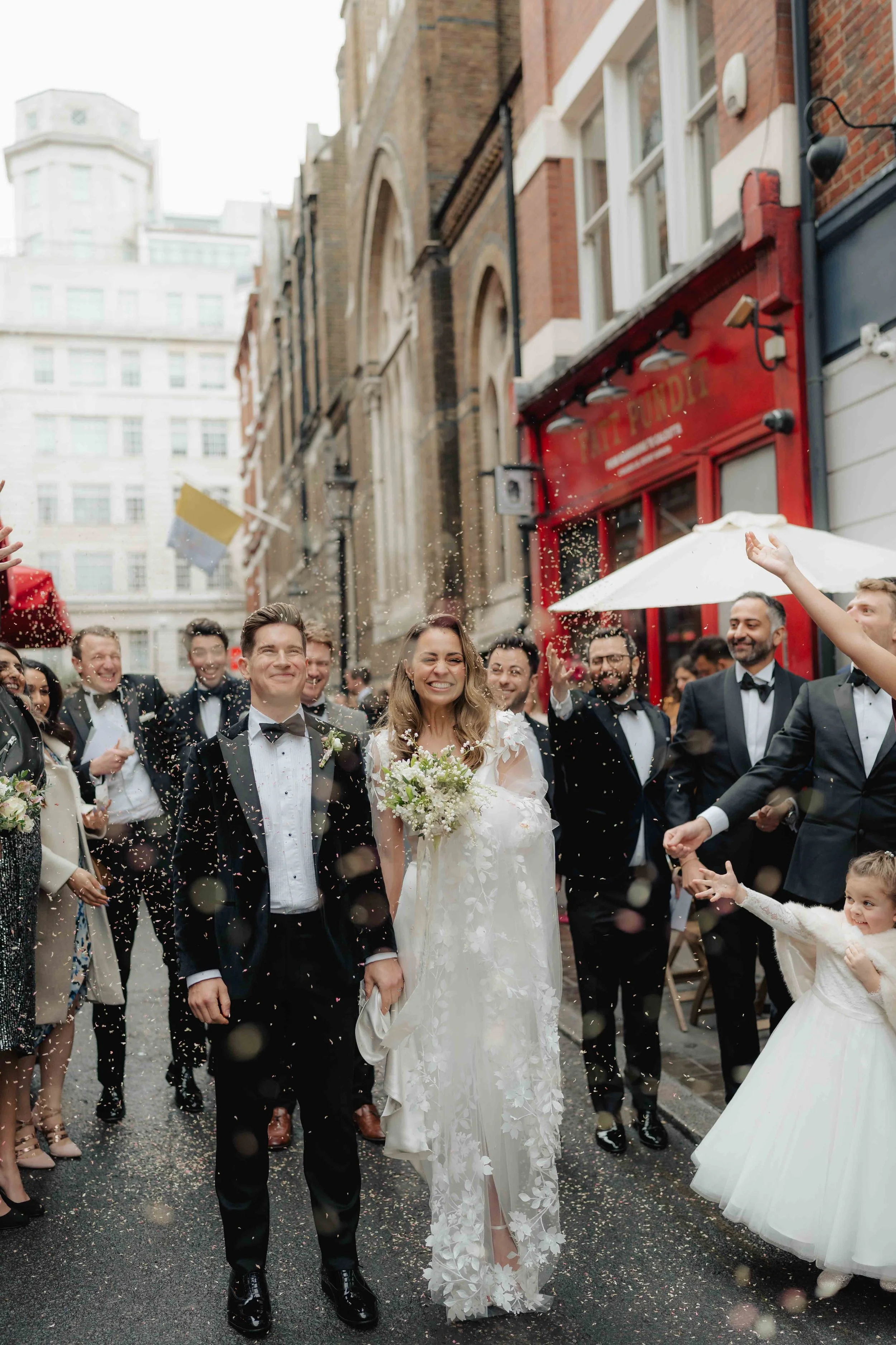 london-wedding-couple-confetti.jpg