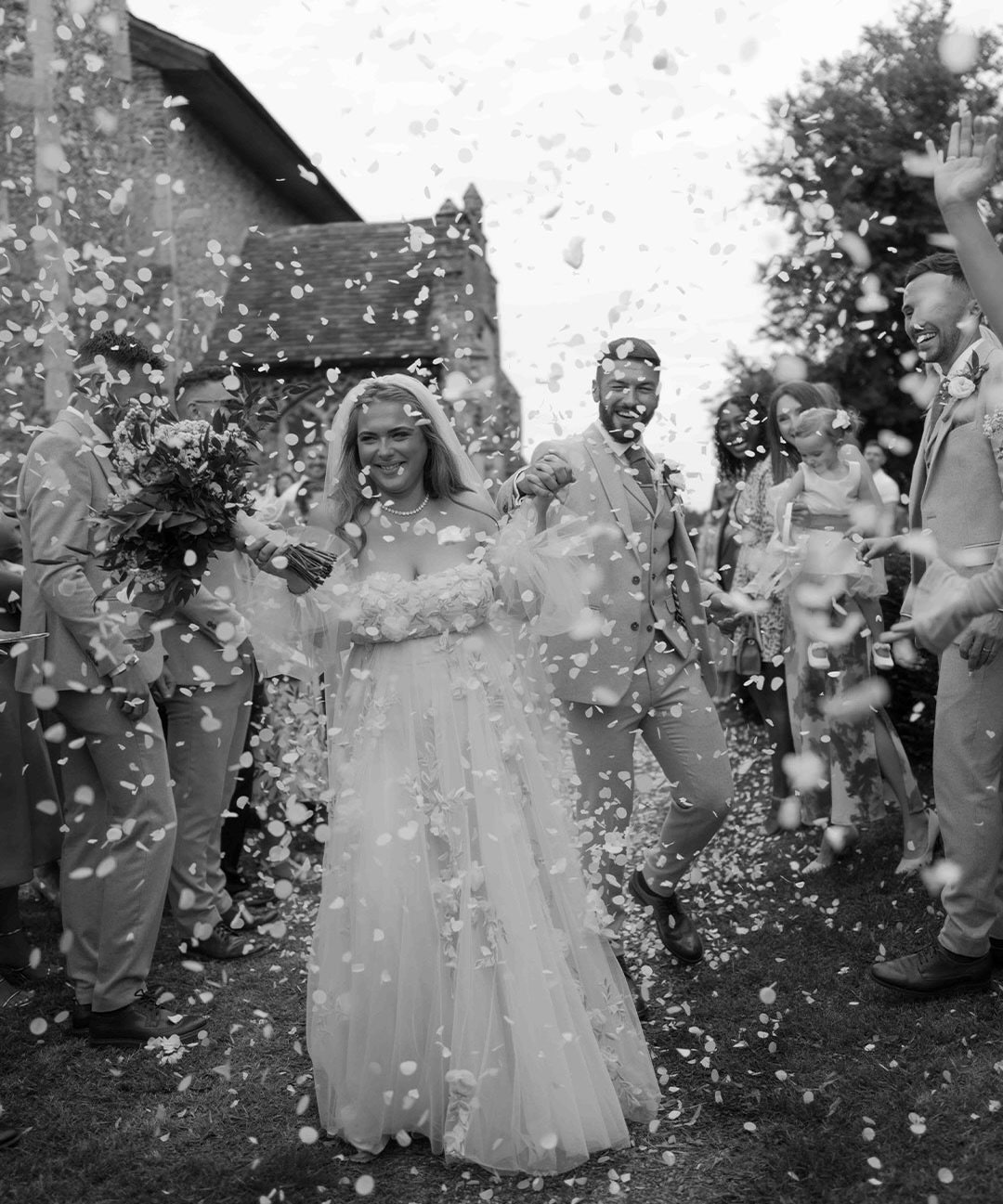 If you&rsquo;re not smiling from morning prep right through to the last dance of the evening, you&rsquo;re doing it wrong&hellip; 

Luckily Daisy &amp; Sean got it so right 

😁😁😁

Venue: @copdock_hall 
Second Photographer: @marvinisebor 
Dress: @h