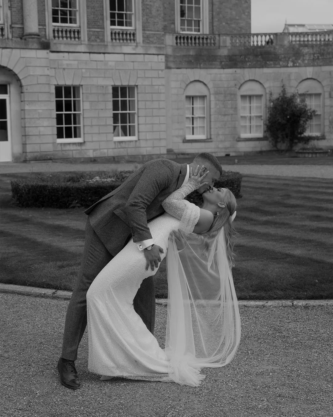 B&amp;W moments with E&amp;D 

You don&rsquo;t need to know how to pose.

You don&rsquo;t need to perform.

You don&rsquo;t need to think about the camera at all.

I&rsquo;ll give gentle guidance when it helps, and then let you get on with being pres