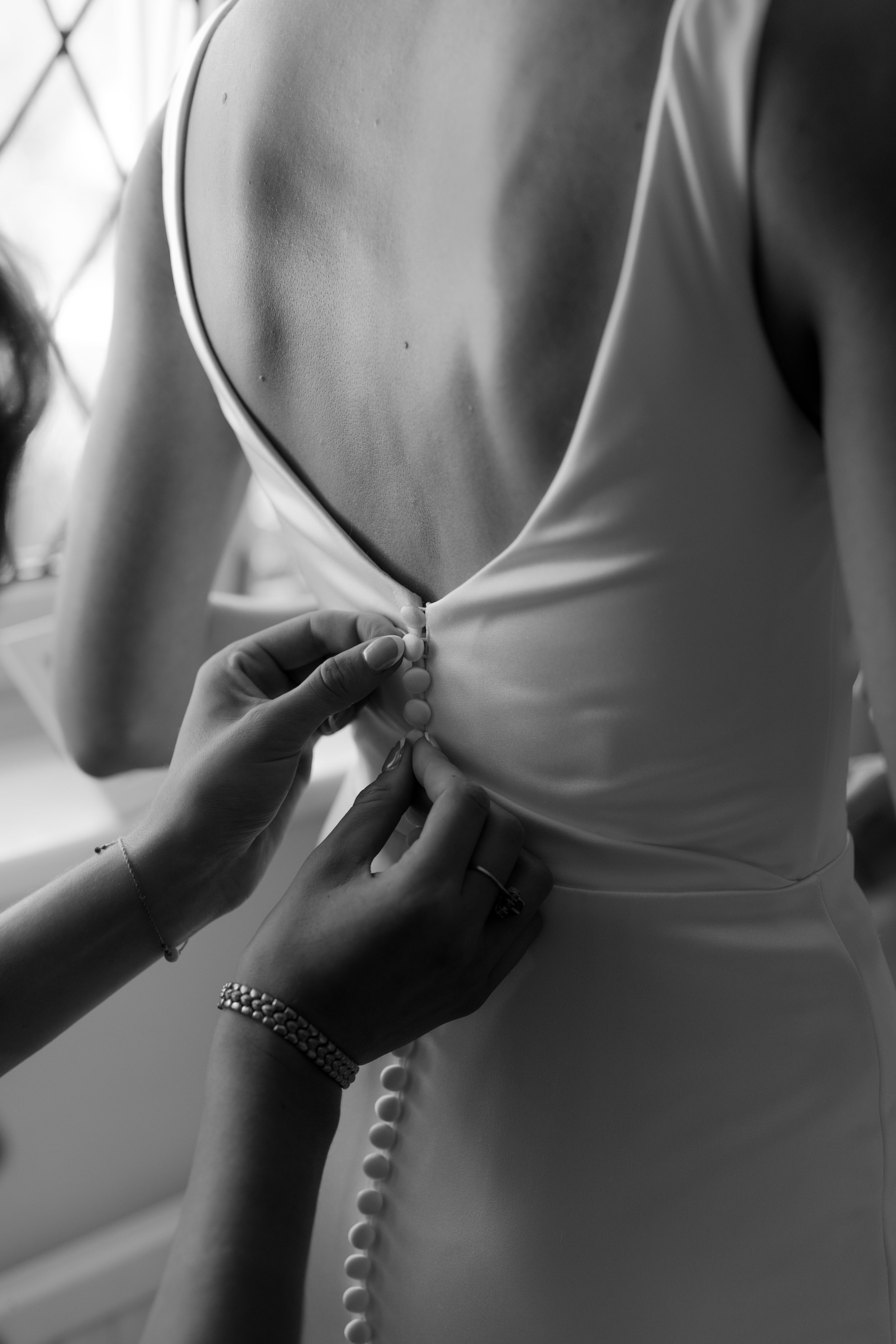 surrey-wedding-bride-prep-moments.jpg