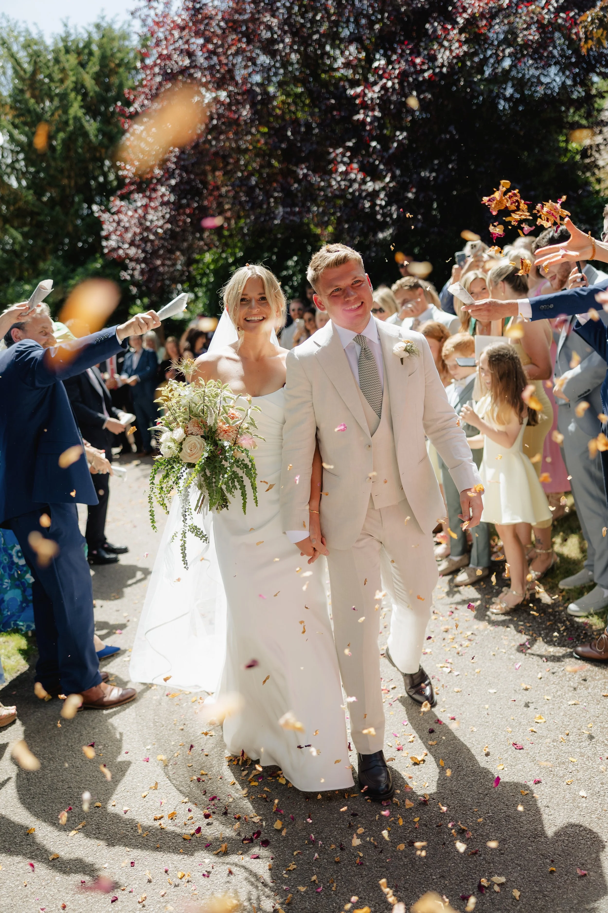 essex-church-wedding-confetti-couple.jpg