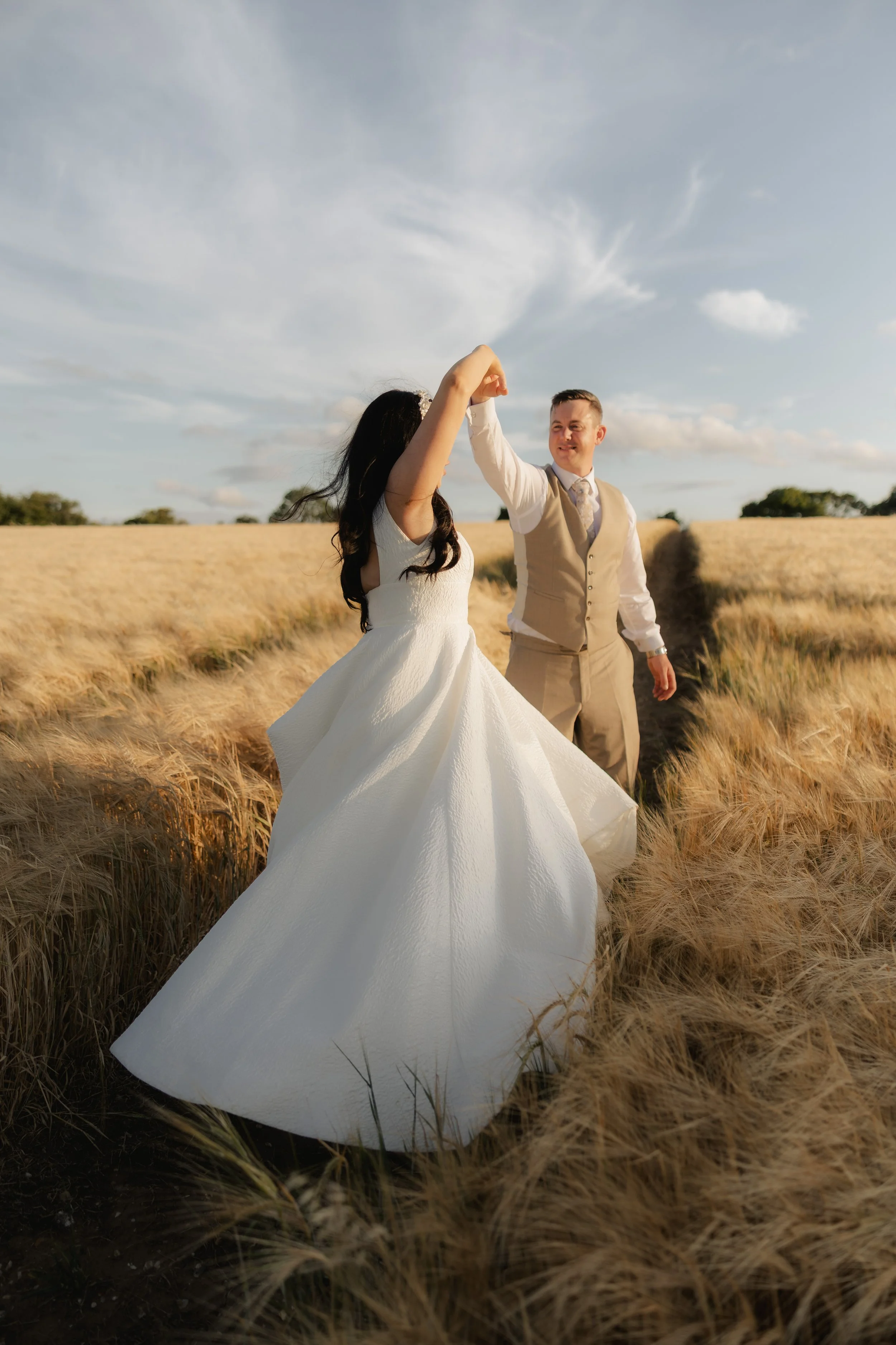 suffolk-wedding-couple-dancing-sunset.jpg