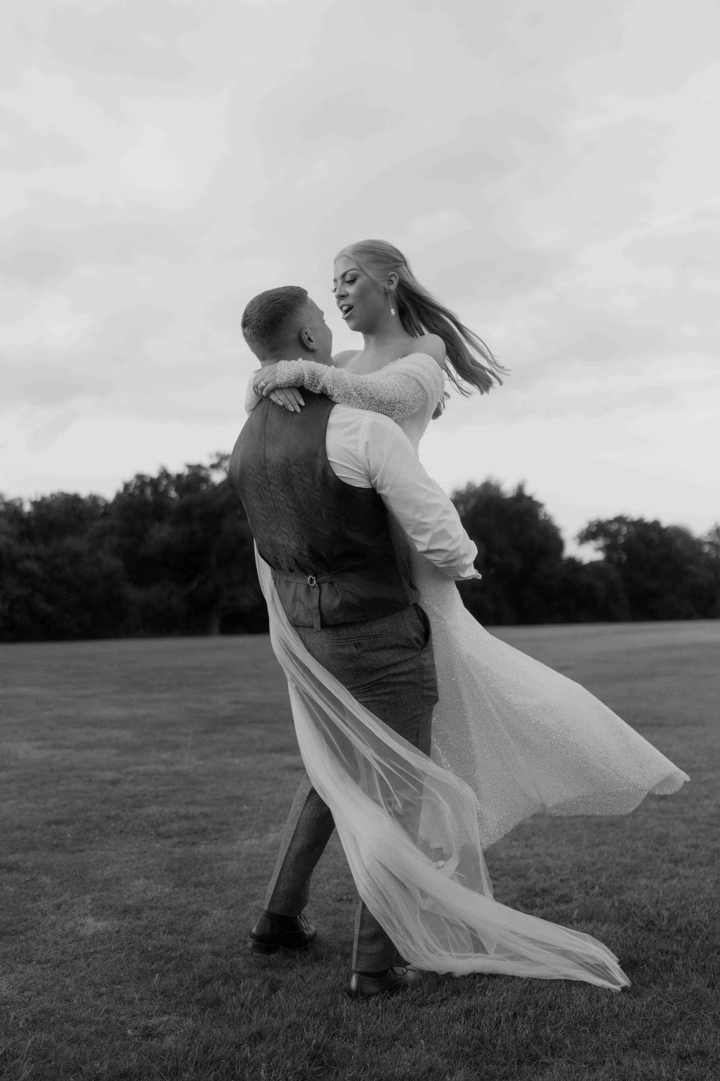 woolverstone-hall-wedding-couple-dancing.jpg
