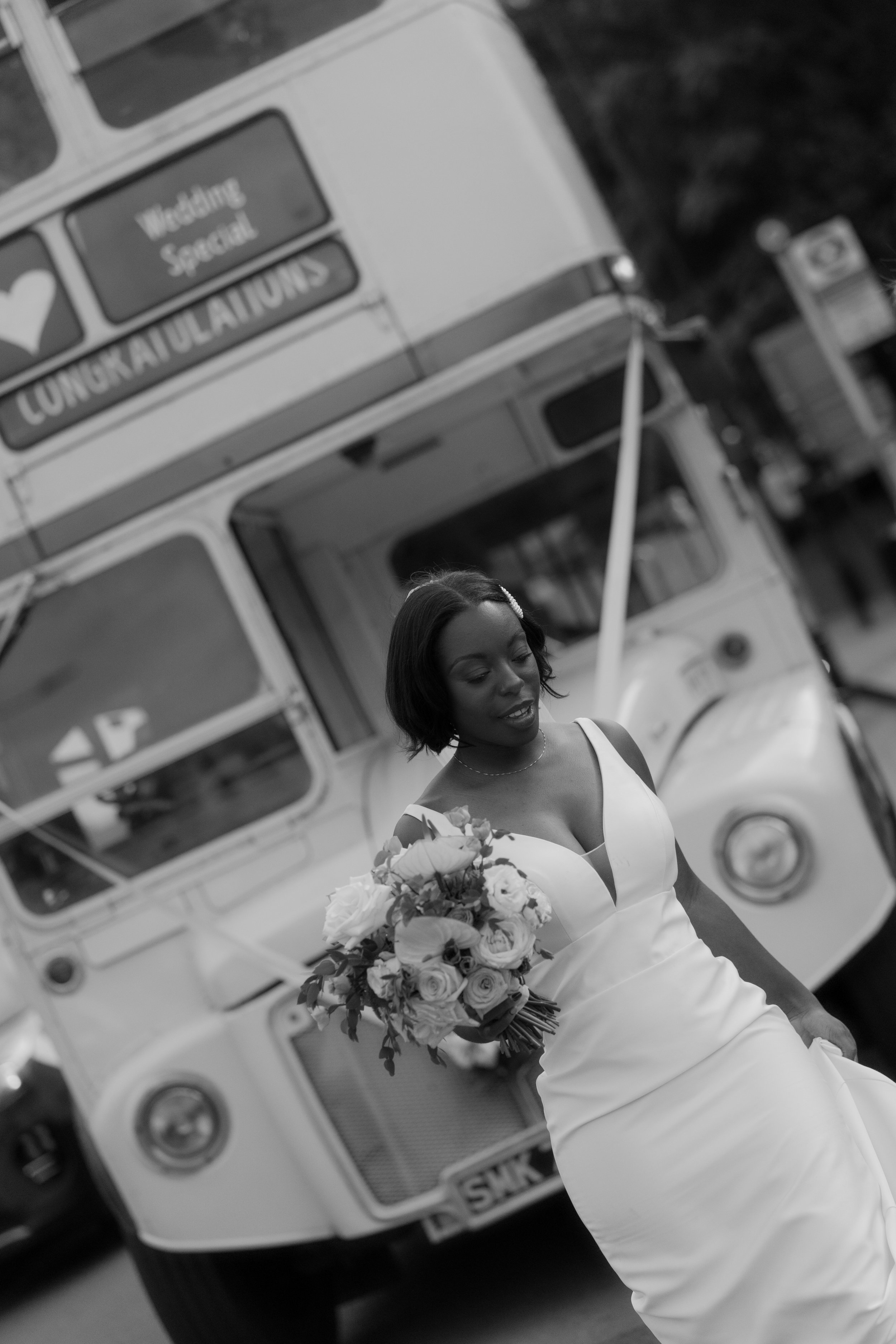 london-wedding-bus-bride-natural.jpg