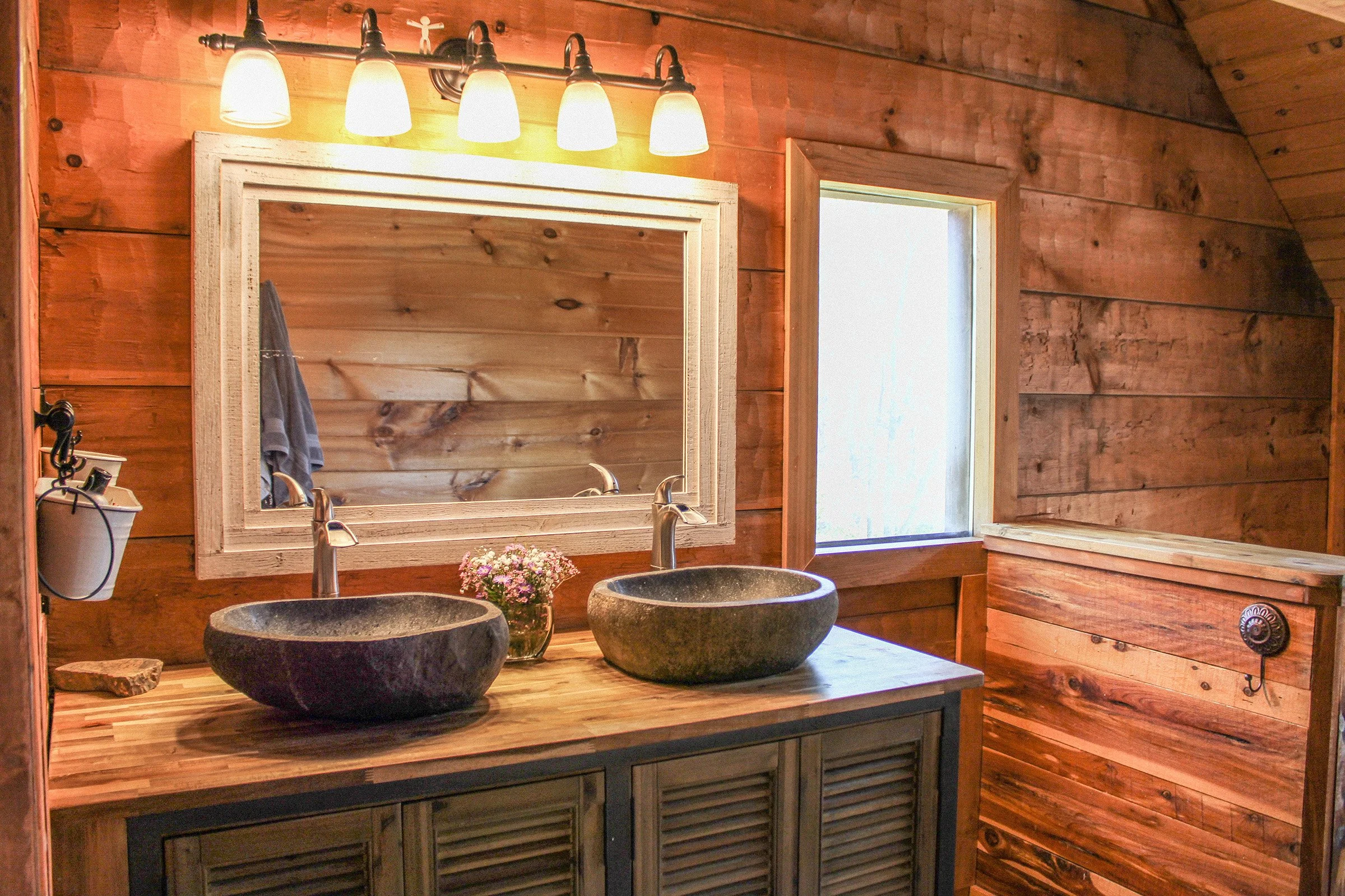 Cub Creek Bathroom.jpg