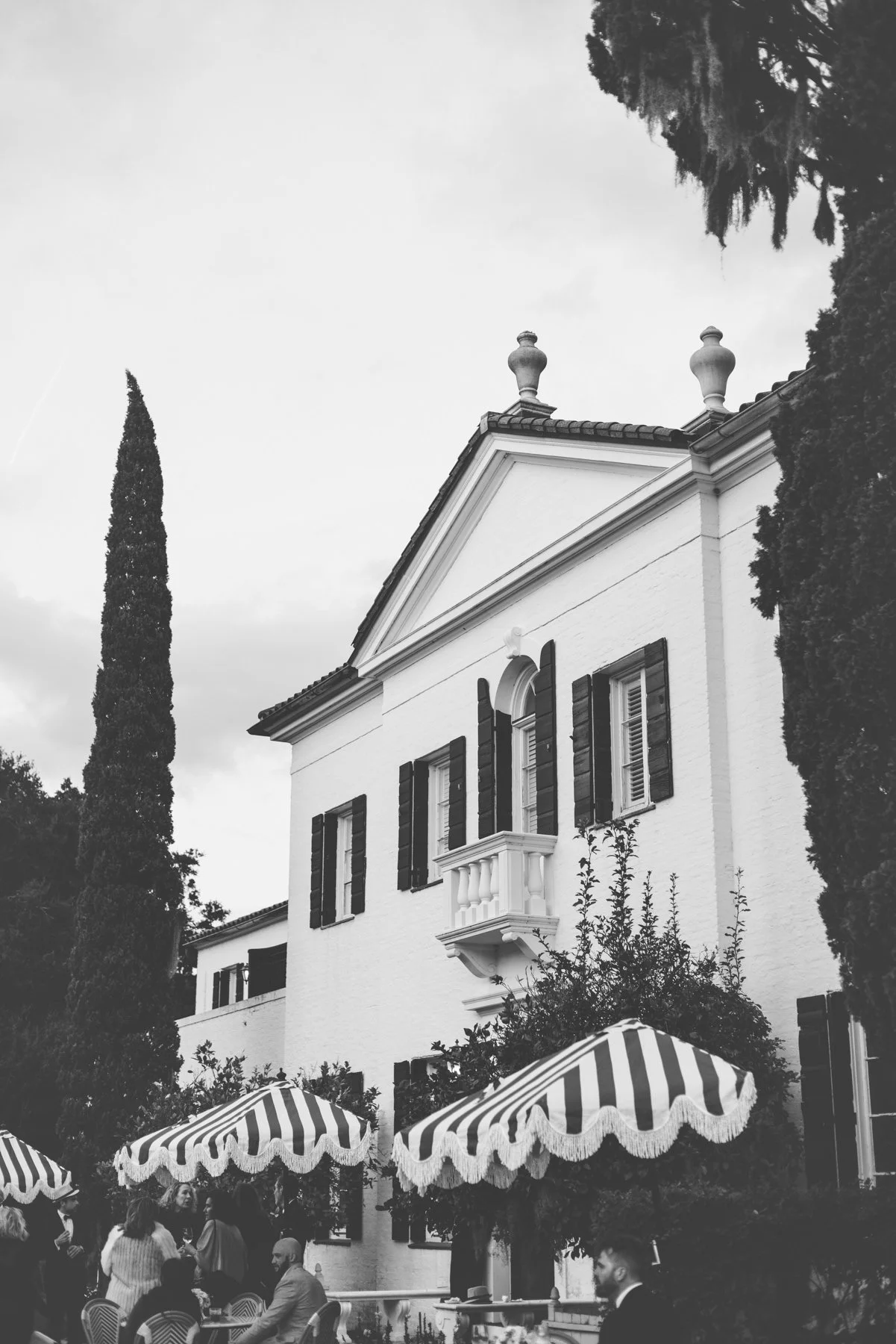 Moody black and white wedding destination in coastal Georgia