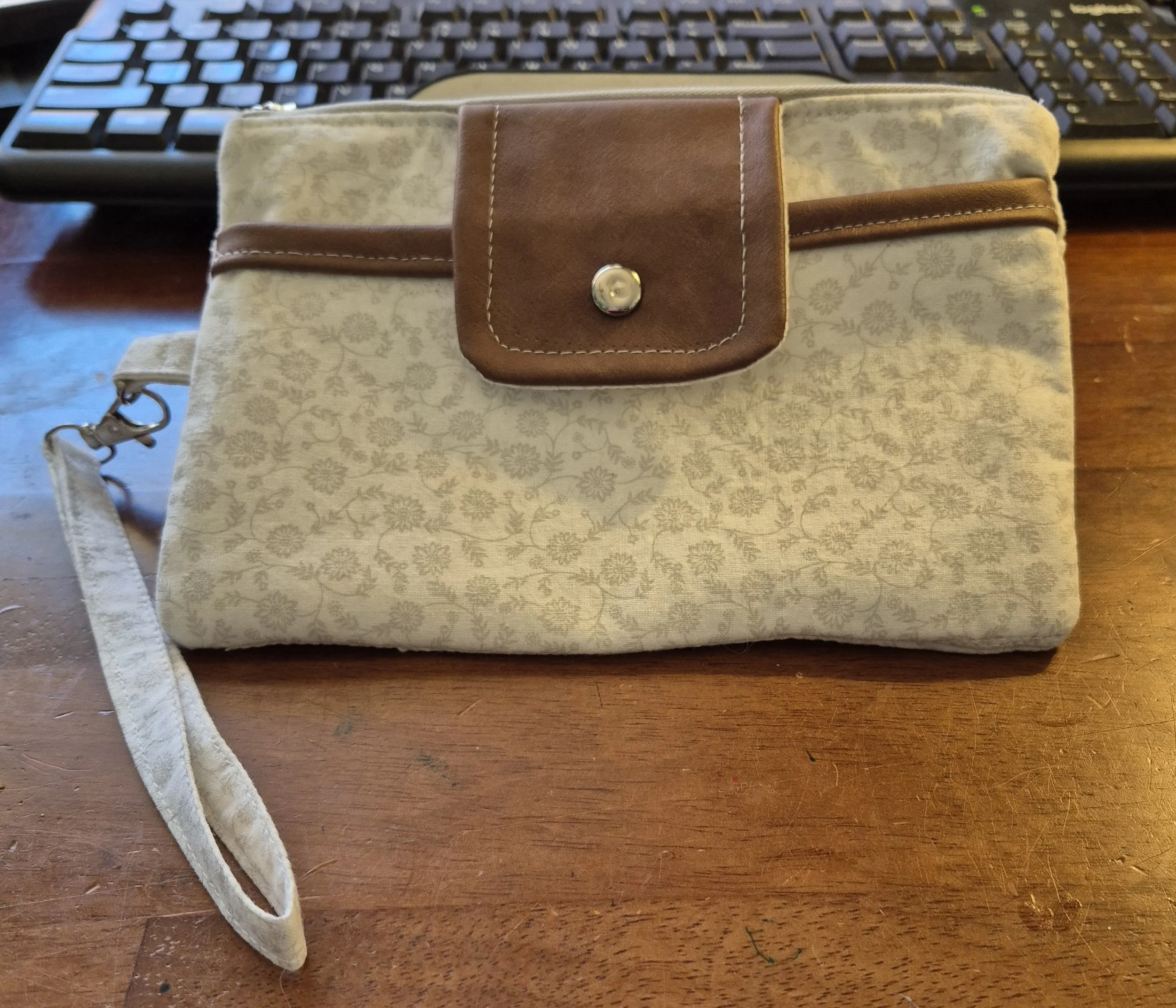 Phone Pocket Pouch - Classic White