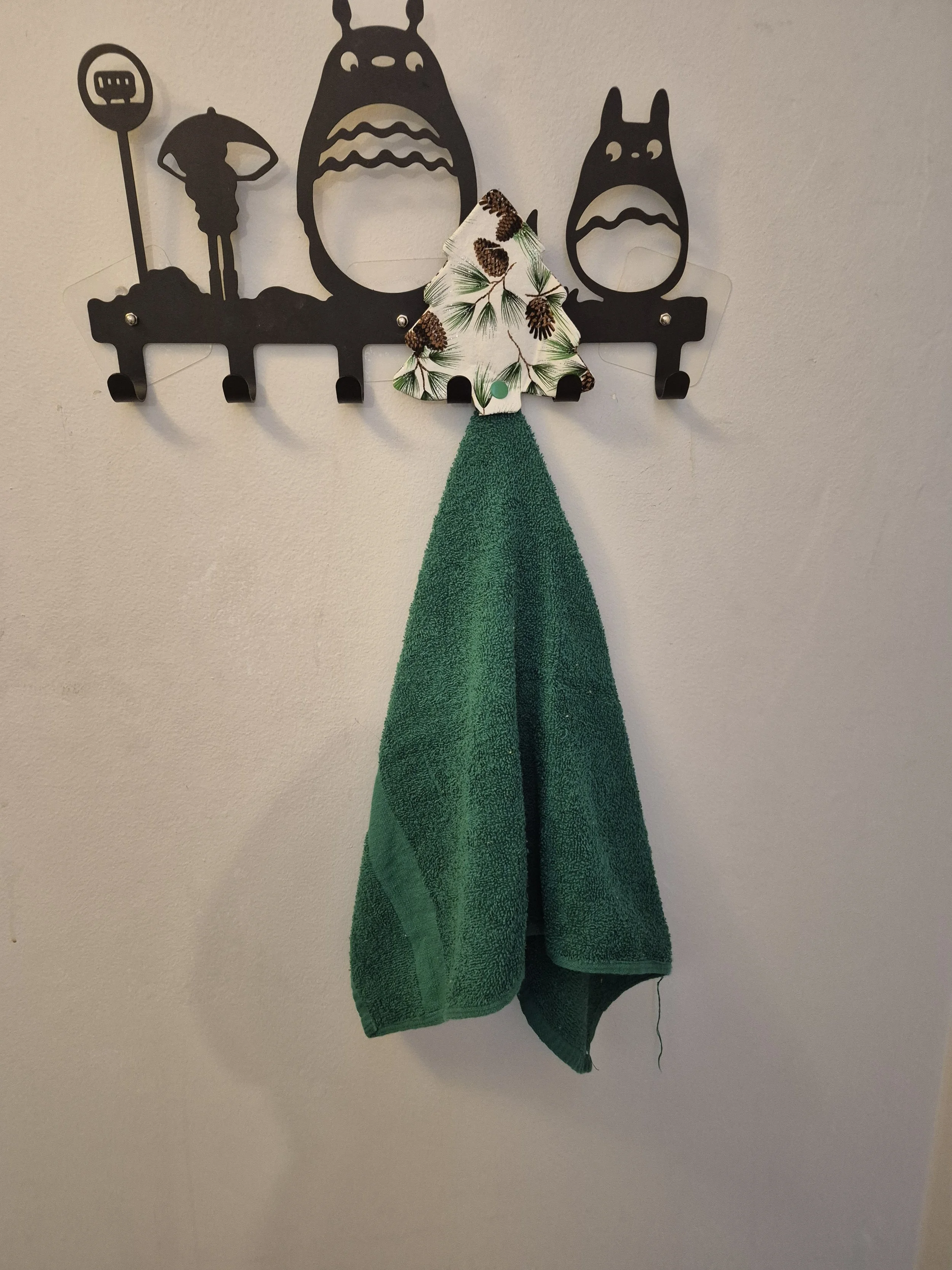 ChristmasTreeSnap_greenTowel.jpg