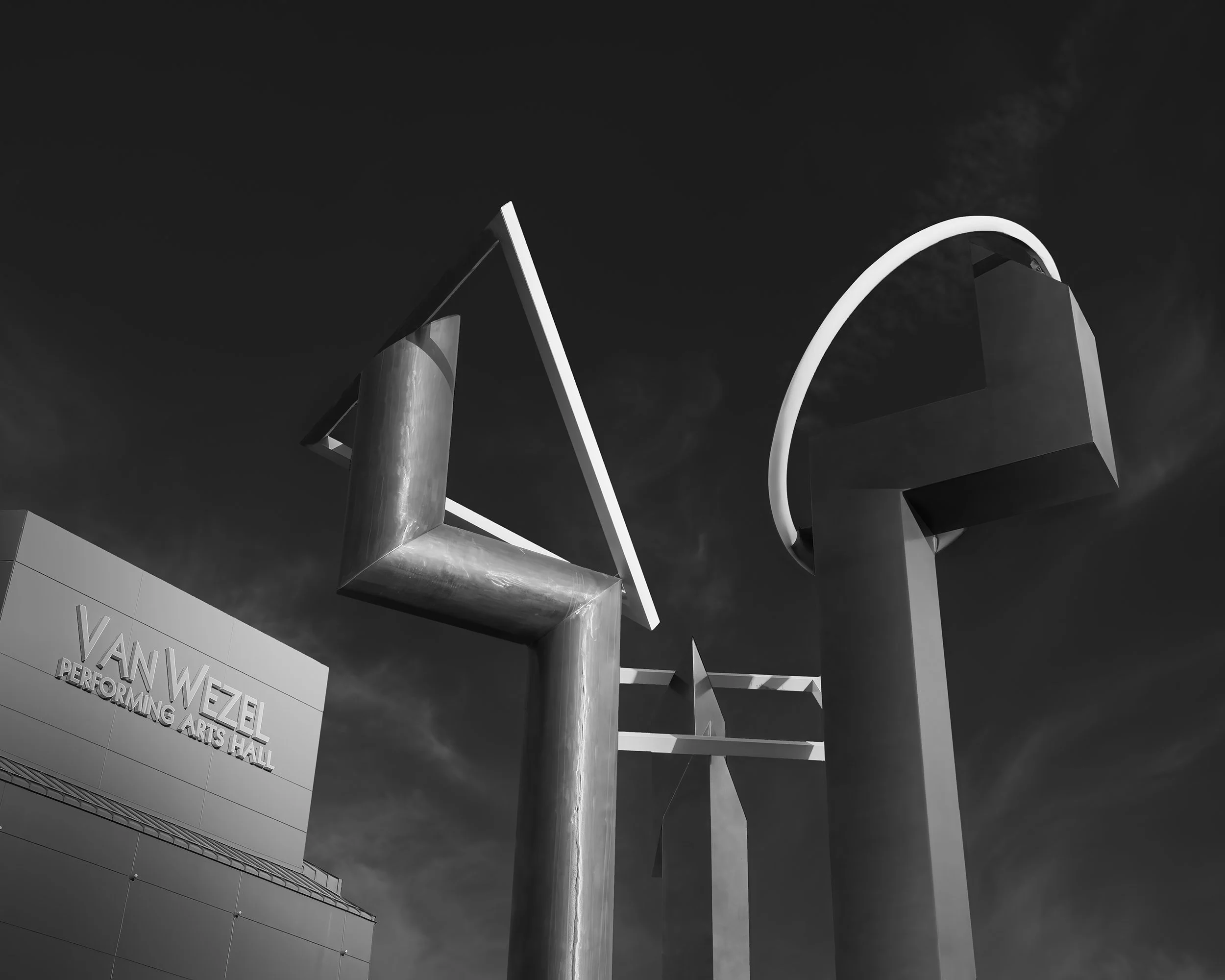 Van Wezel with Statue 2500 5 by 4.jpg