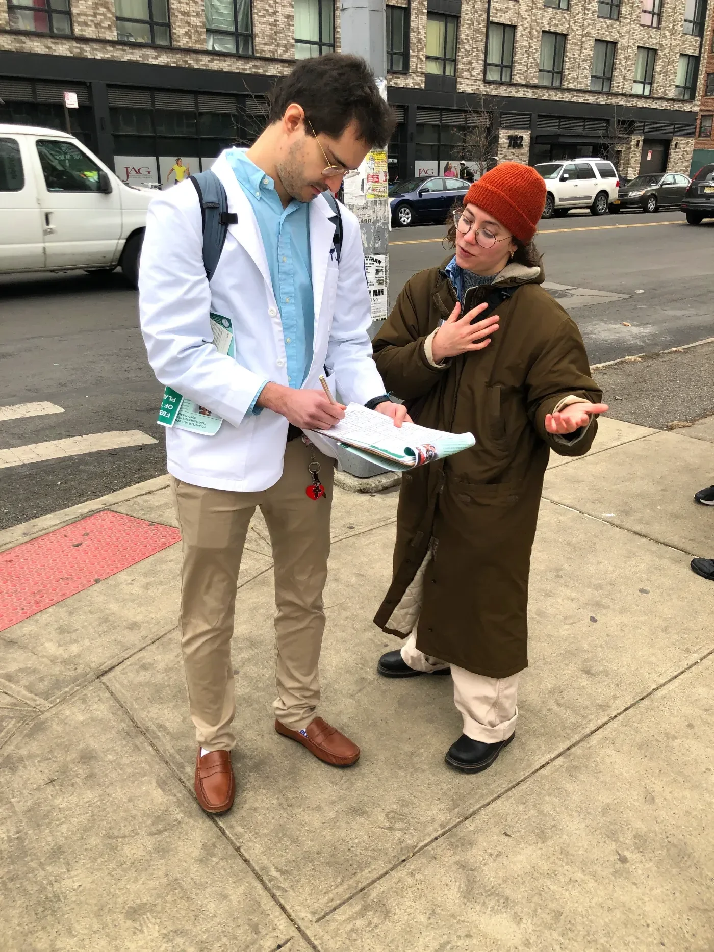 A CCMP organizer signing up a doctor.