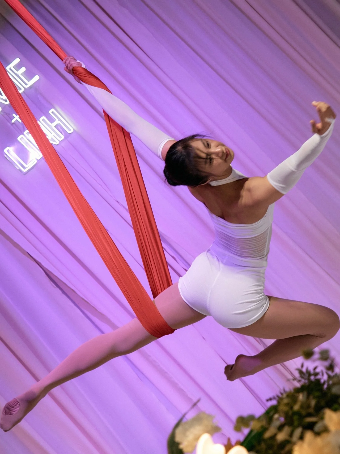 Linda started with pole, then aerial &mdash; years of training together in HCMC.

Look at the confidence, strength, and beauty she carries and brought to her performance in the pics ✨

Now I&rsquo;m bringing this vibe, this confidence, and these skil