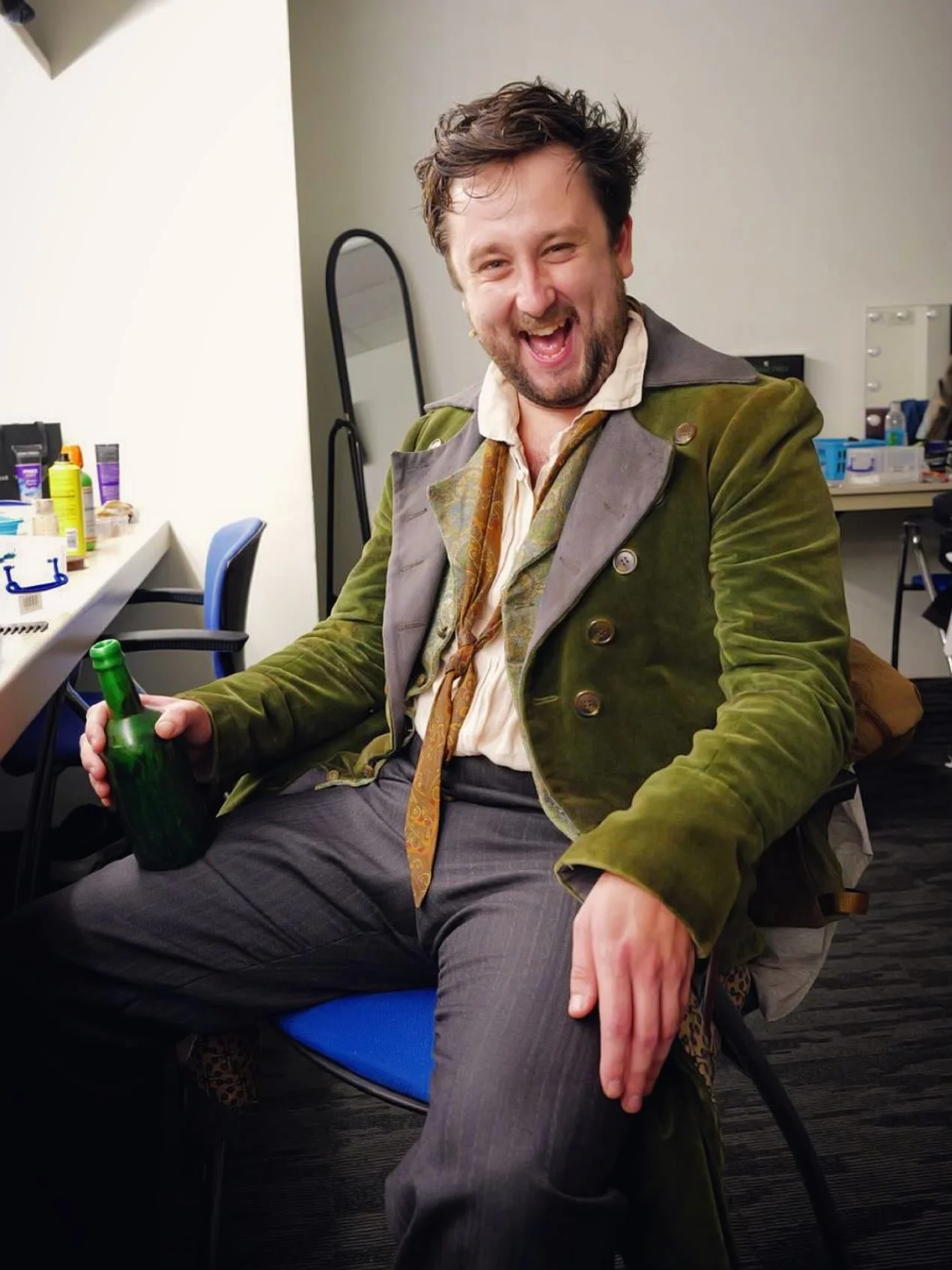 Goodbye to the show that has taken me around the world. 

1000+ shows over 7 years, across 12 countries and 24 cities - it&rsquo;s time to put the bottle down.

Thank you Grantaire and thank you @lesmizofficial 

Southampton, UK
Cardiff, Wales
Zurich