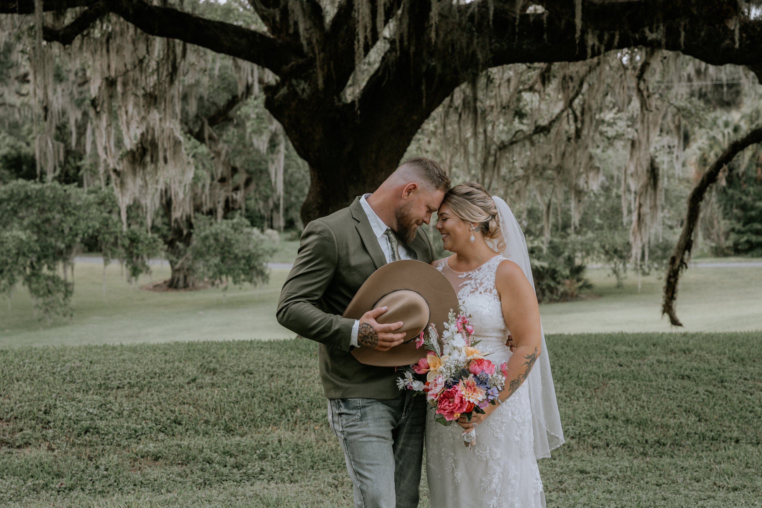 couple under the oak tree 