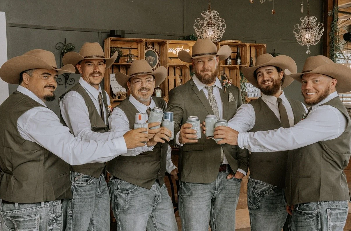groomsman beers cheers 