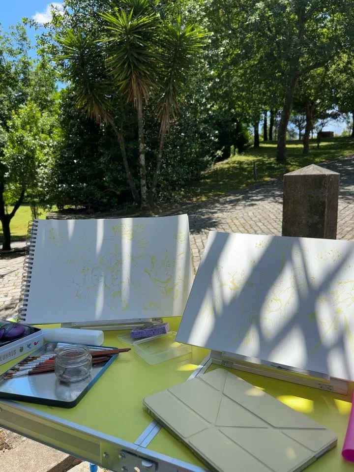 Works in progress, works completos, me at work, working girl, haja trabalho, gra&ccedil;azadeus 
🌼
🌸
🌷
🌺
🌹
🌿 
#artisthome #ilustradoraportuguesa #artstudio #pleinairpainting #watercolourillustration
