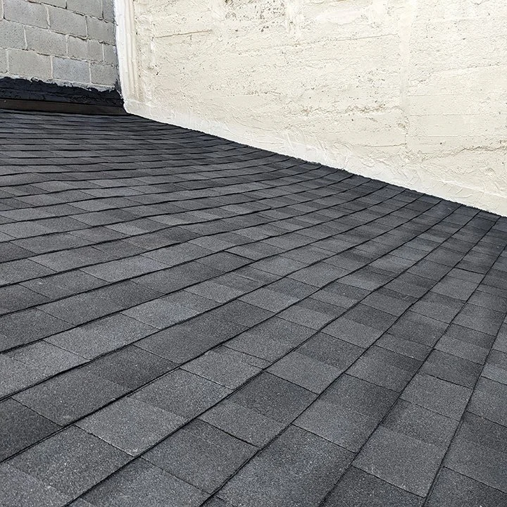 Shingle-roof-between-2-buildings-st.henri-montreal