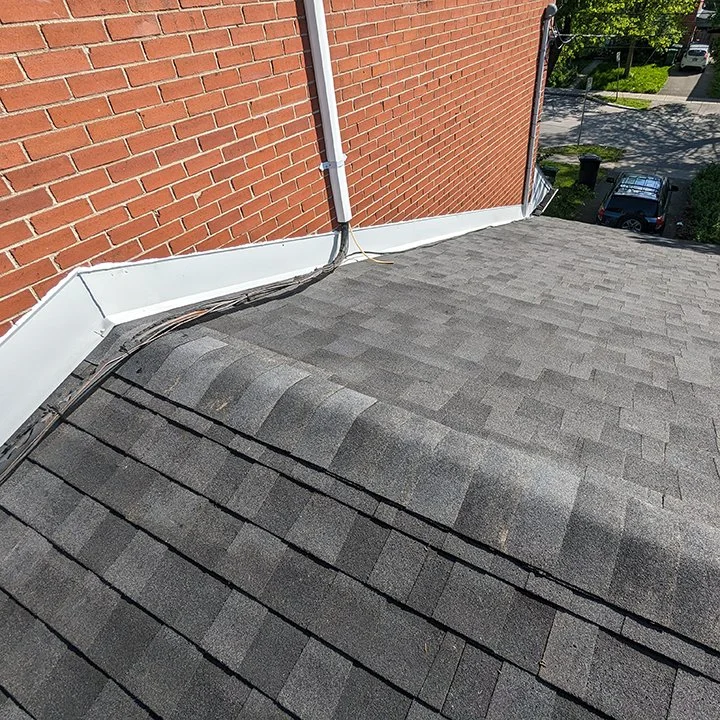rebuilt-shingle-roof-over-a-garage-ndg