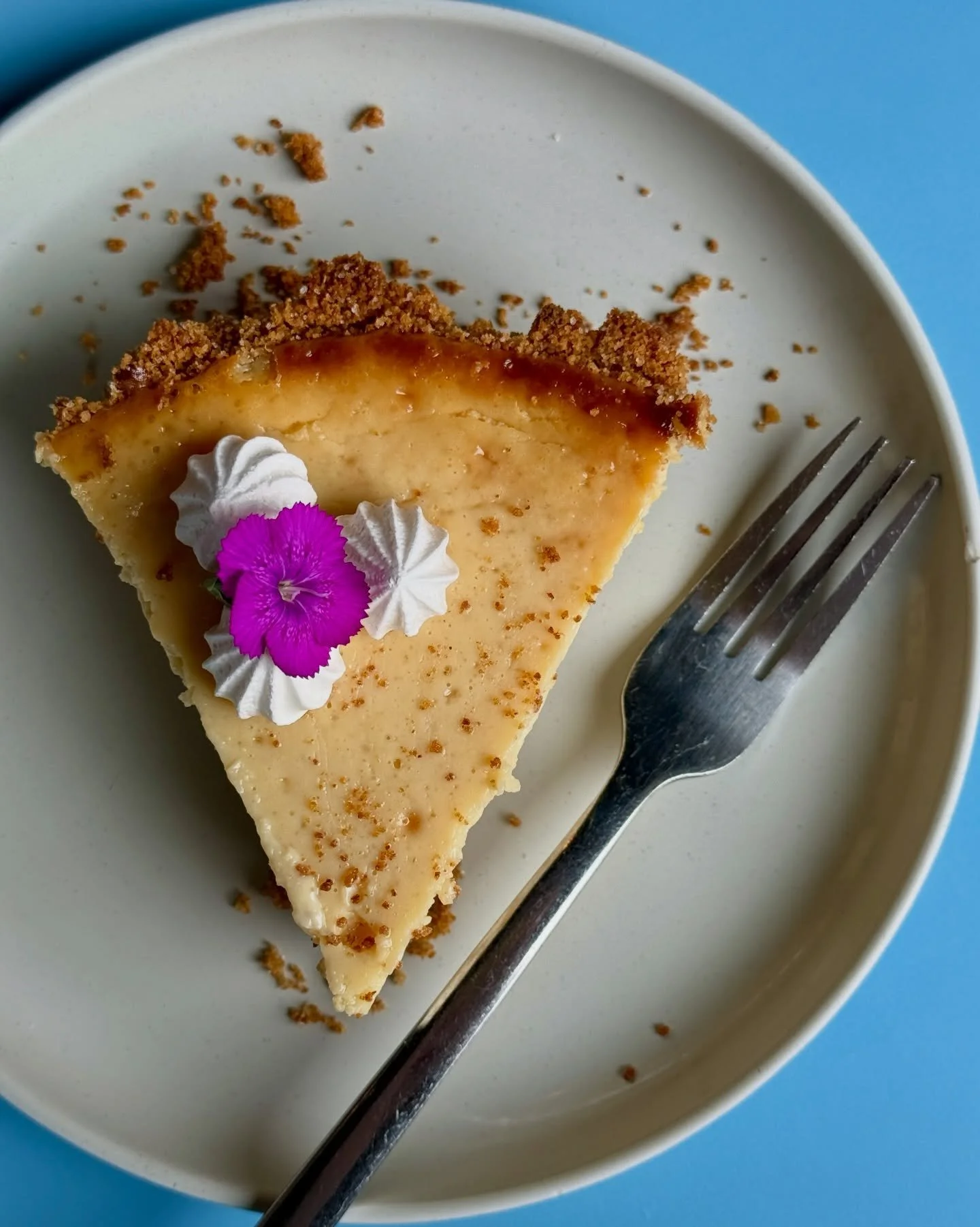 Any excuse for pie! 🥧This SATURDAY (3/14) it&rsquo;s ✨Pi(e) Day✨and we&rsquo;re serving up some real special slices just for the occasion. We&rsquo;re thinking&hellip;

🍎APPLE HAND PIES*
🫐BLUEBERRY PIE*
🍫MISSISSIPPI MUD PIE
🍋&zwj;🟩KEY LIME PIE
