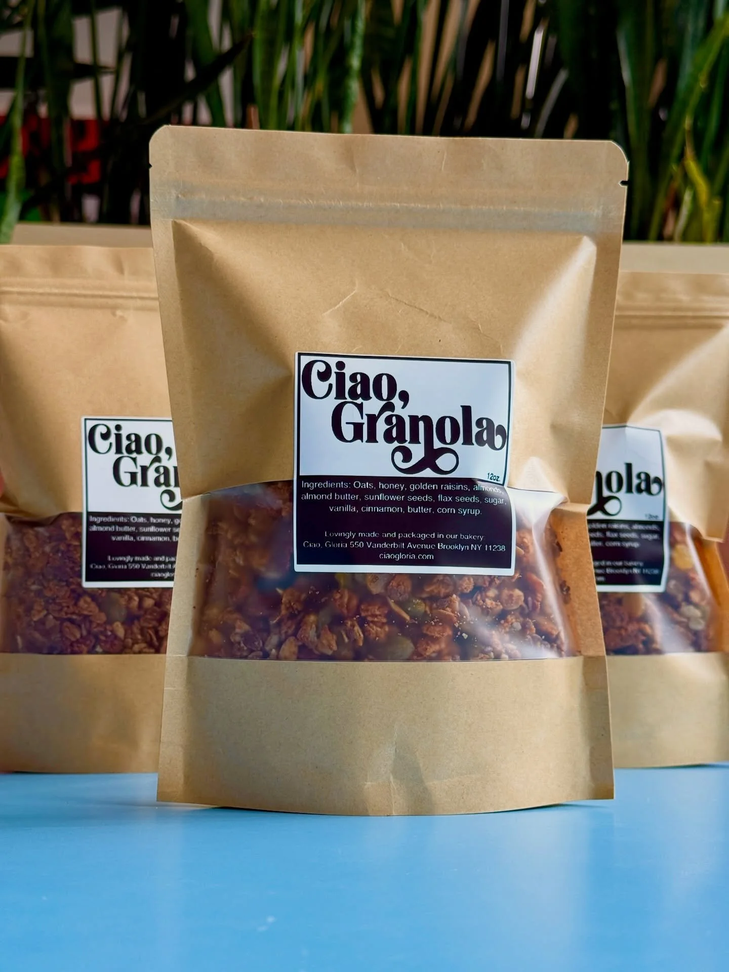 Can&rsquo;t get enough of our ✨GRANOLA✨??? Good news! We&rsquo;re bagging it up so you can enjoy it by the spoon/fist/bagful 🥣 Send it home as a souvenir or demolish the whole thing yourself, we don&rsquo;t judge! 

☀️Now available daily on our mark